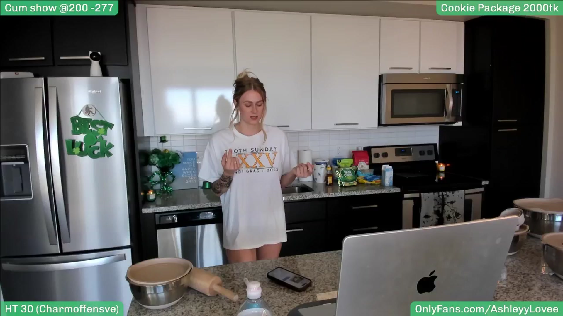 Gallery image thumbnail from AshleyyLovee's myfreecams stream on, 03/16/2025, 22:41 image 11 of 20