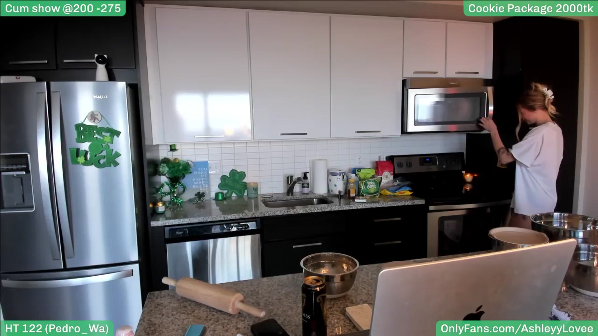 Gallery image thumbnail from AshleyyLovee's myfreecams stream on, 03/16/2025, 23:45 image 6 of 20