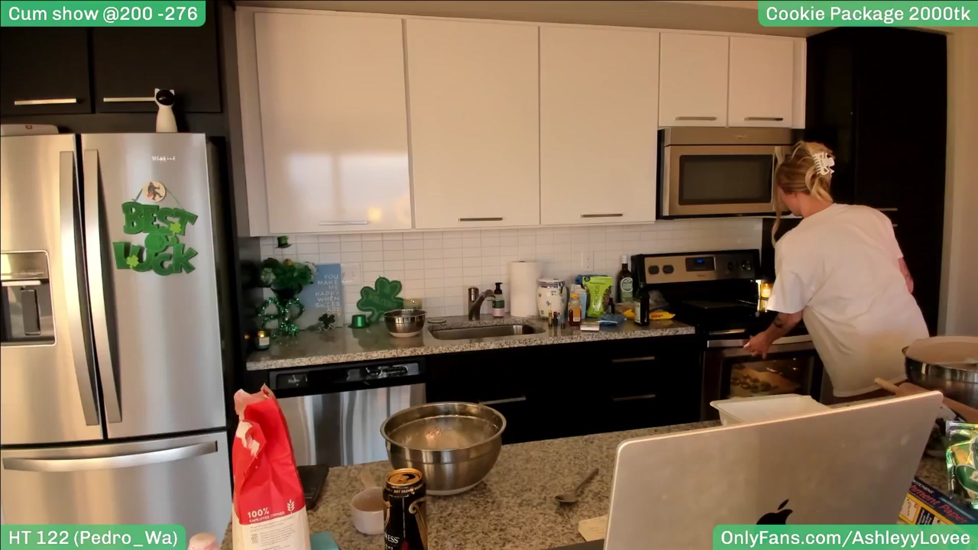 Gallery image thumbnail from AshleyyLovee's myfreecams stream on, 03/16/2025, 23:45 image 18 of 20