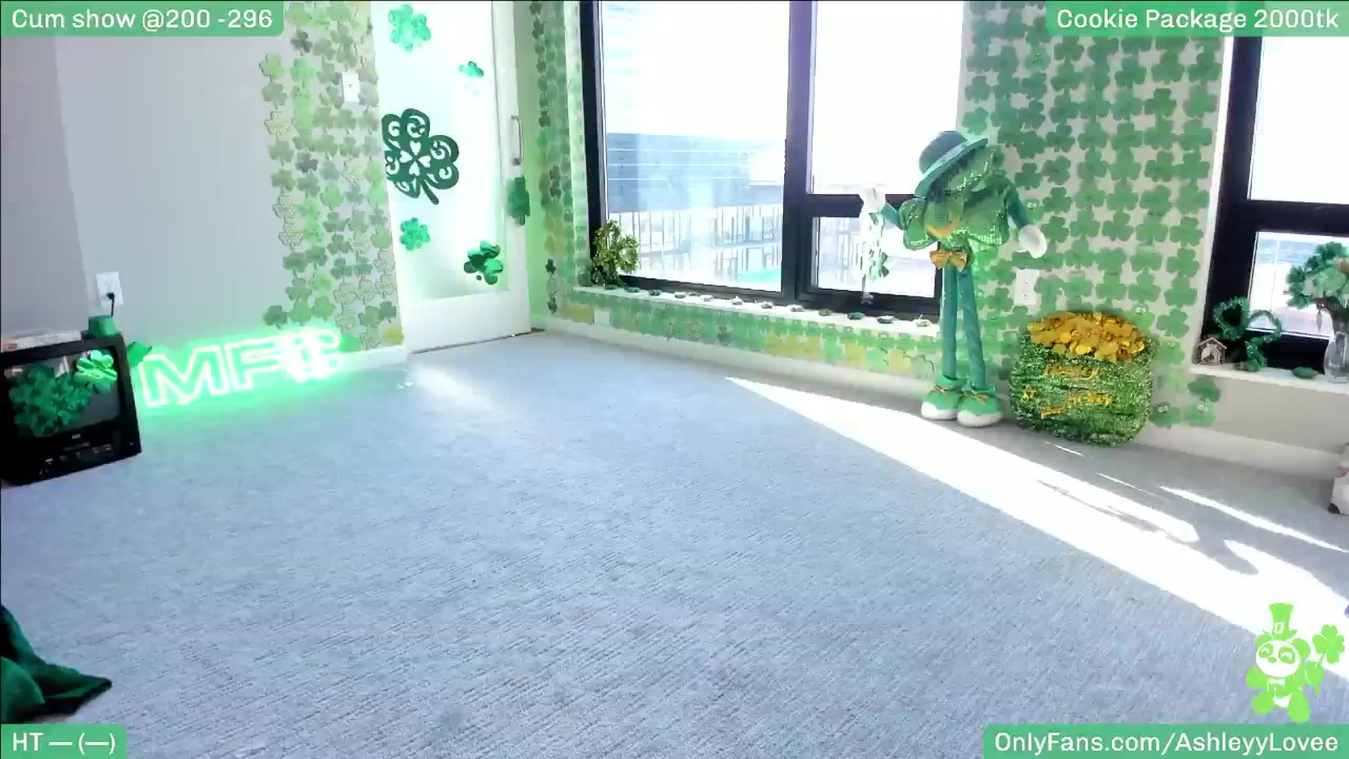 Gallery image thumbnail from AshleyyLovee's myfreecams stream on, 03/17/2025, 21:24 image 14 of 20