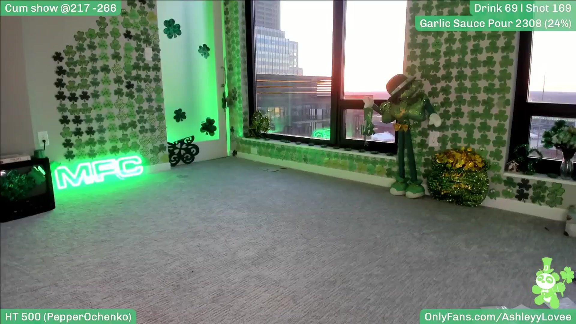 Gallery image thumbnail from AshleyyLovee's myfreecams stream on, 03/18/2025, 01:28 image 5 of 20