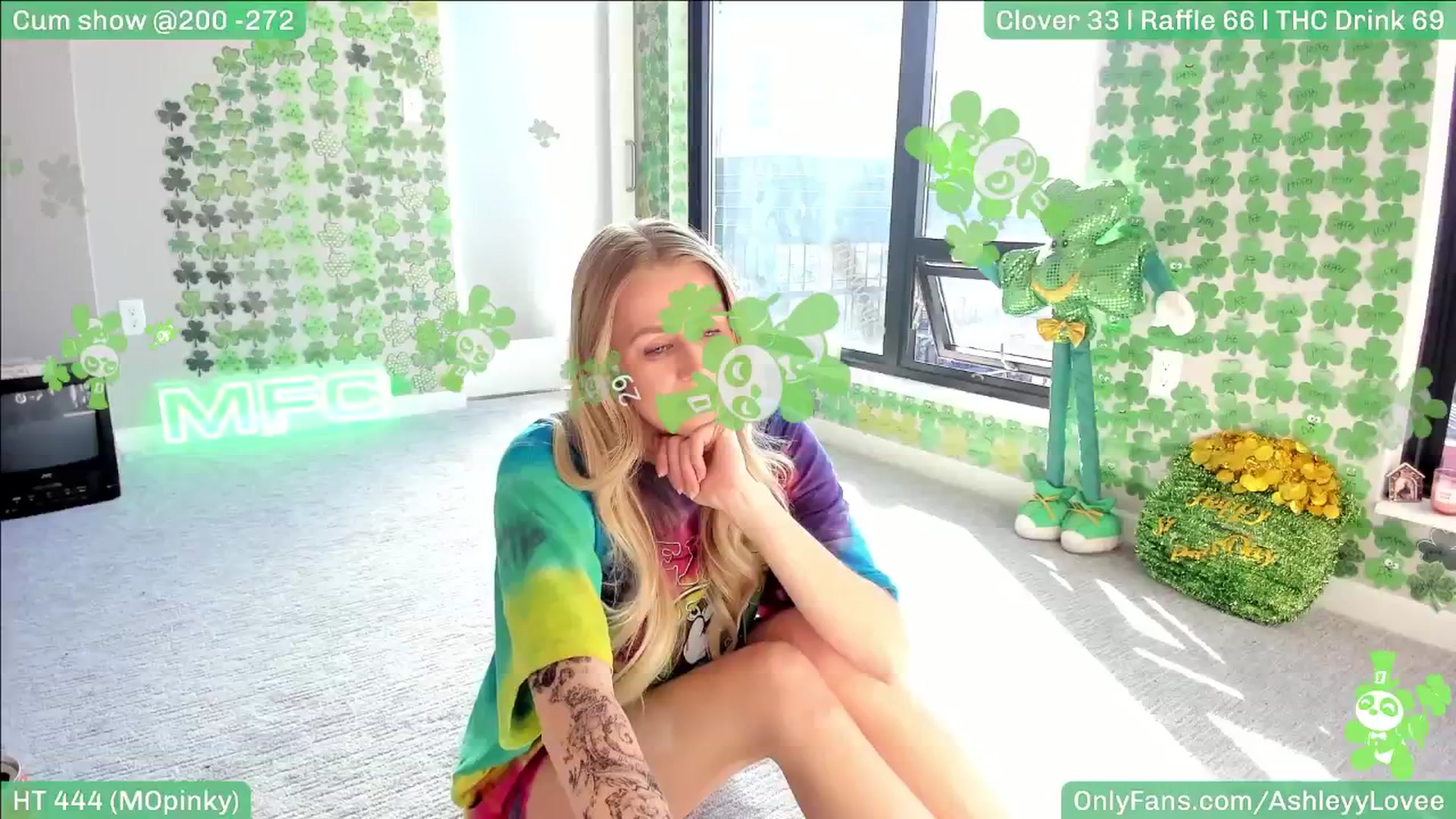 Gallery image thumbnail from AshleyyLovee's myfreecams stream on, 03/18/2025, 23:02 image 9 of 20