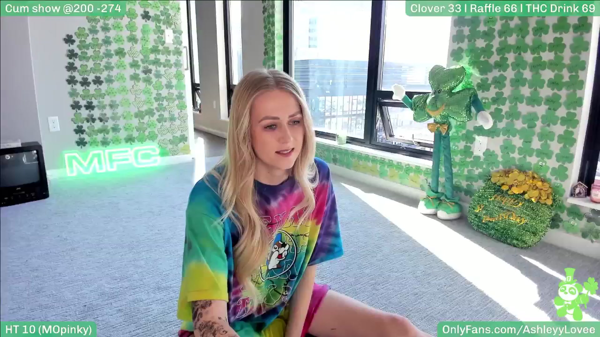Gallery image thumbnail from AshleyyLovee's myfreecams stream on, 03/18/2025, 23:02 image 2 of 20