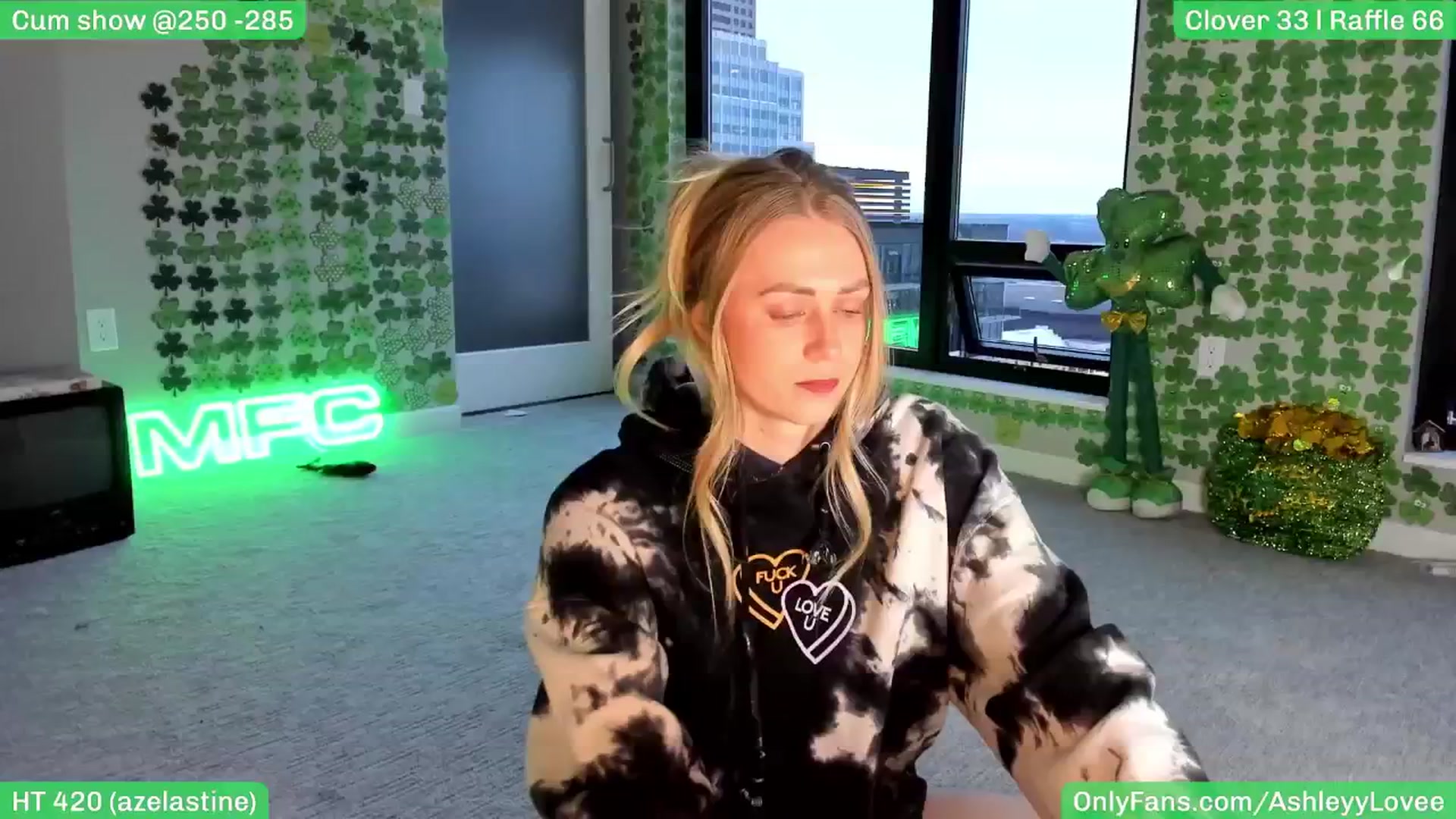 Gallery image thumbnail from AshleyyLovee's myfreecams stream on, 03/23/2025, 24:47 image 17 of 20