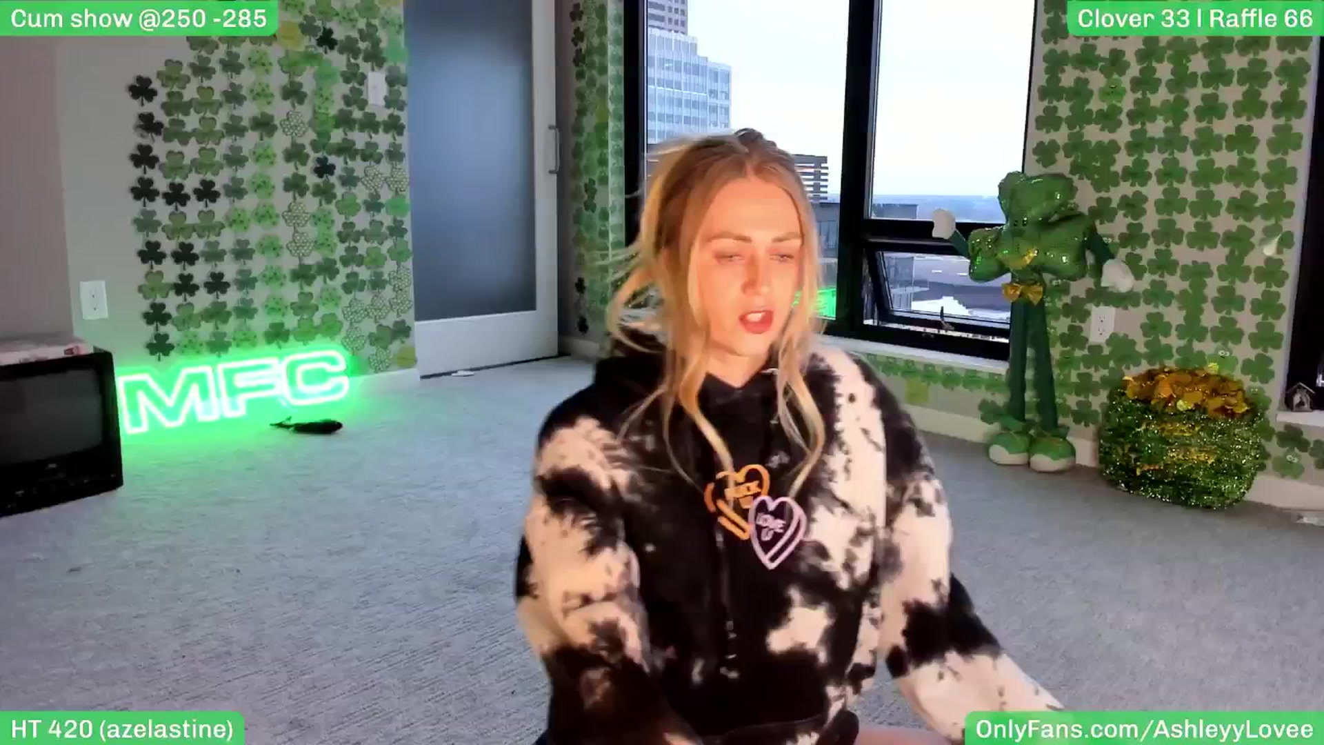 Gallery image thumbnail from AshleyyLovee's myfreecams stream on, 03/23/2025, 24:47 image 16 of 20