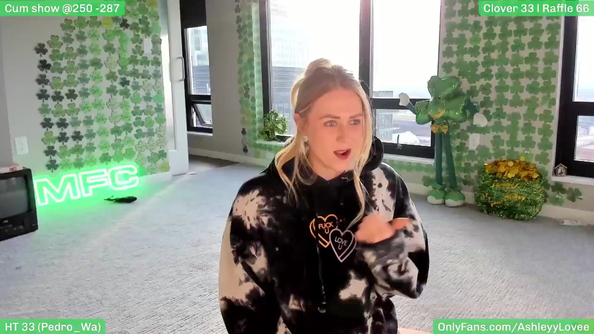 Gallery image thumbnail from AshleyyLovee's myfreecams stream on, 03/23/2025, 24:47 image 6 of 20