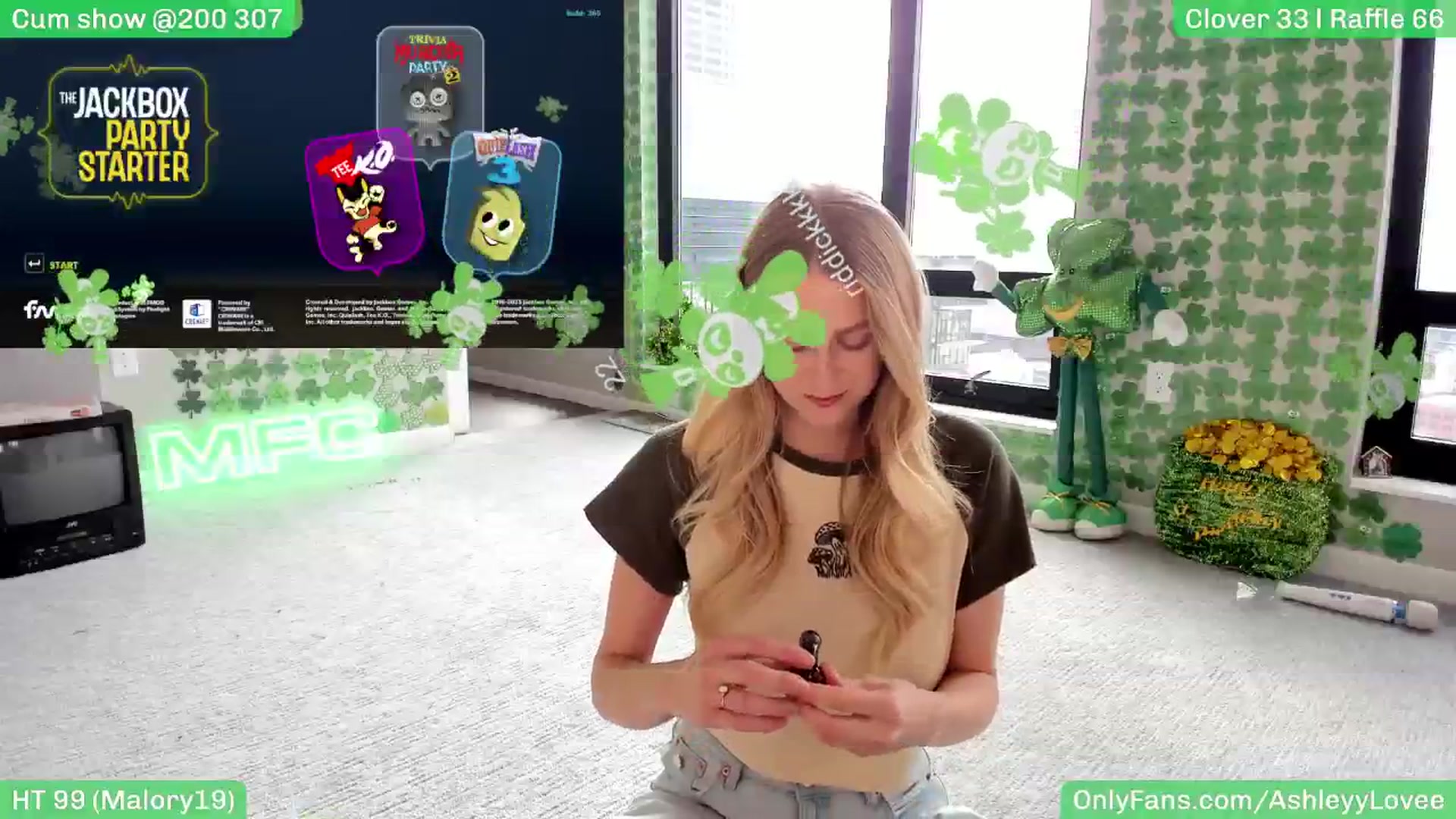 Gallery image thumbnail from AshleyyLovee's myfreecams stream on, 03/26/2025, 24:12 image 2 of 20