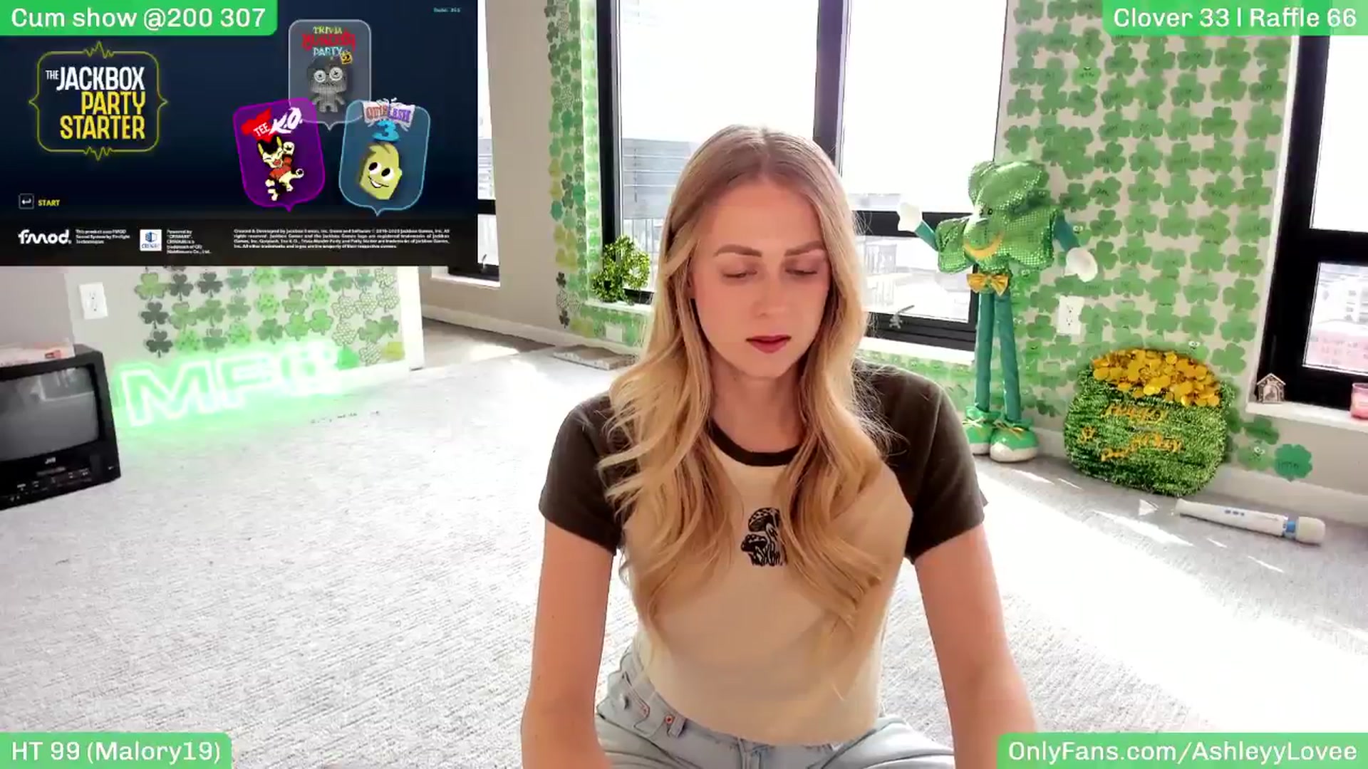 Gallery image thumbnail from AshleyyLovee's myfreecams stream on, 03/26/2025, 24:12 image 3 of 20