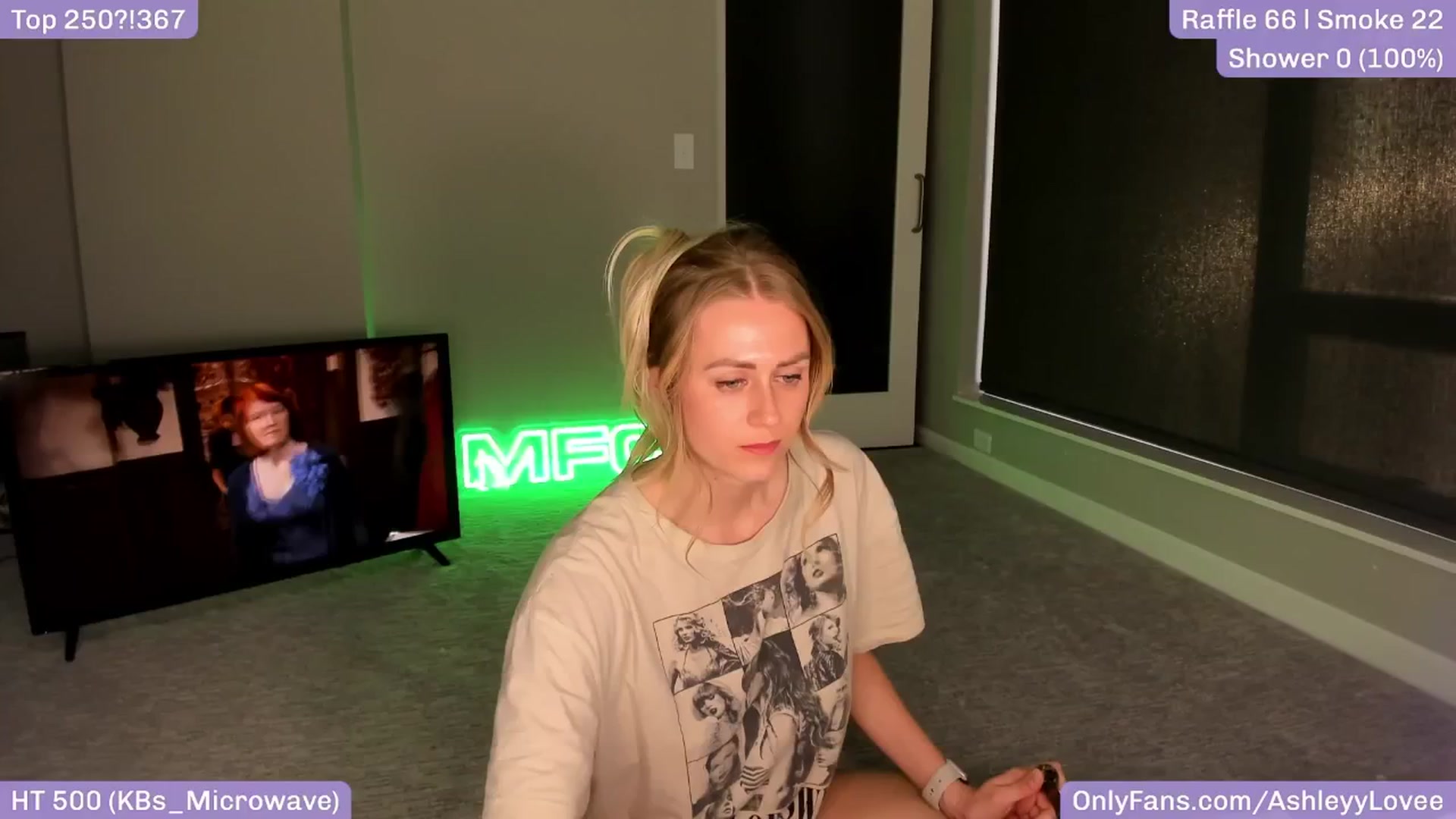 Gallery image thumbnail from AshleyyLovee's myfreecams stream on, 04/09/2025, 24:45 image 2 of 20
