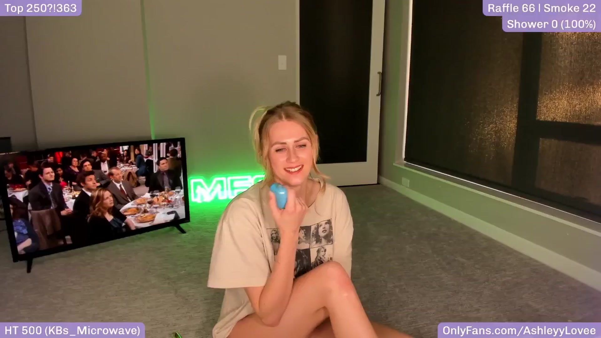 Gallery image thumbnail from AshleyyLovee's myfreecams stream on, 04/09/2025, 24:45 image 9 of 20