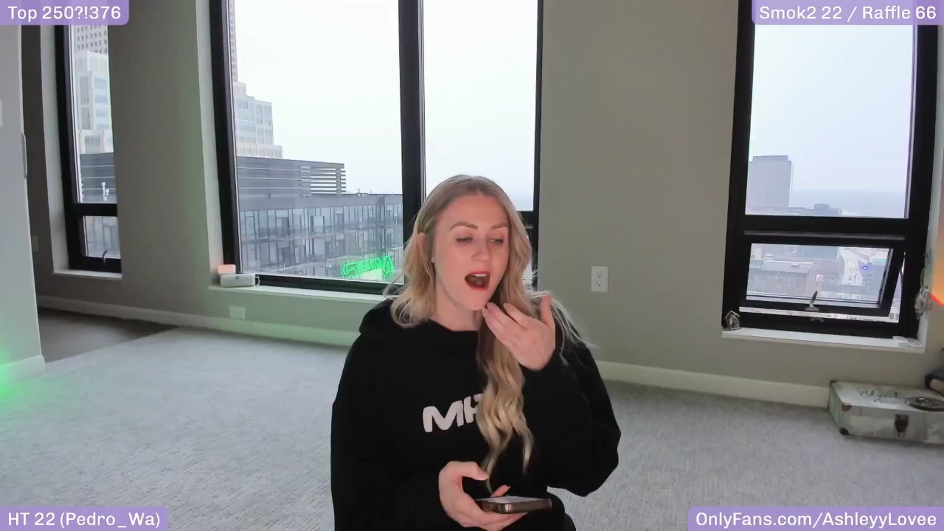 Gallery image thumbnail from AshleyyLovee's myfreecams stream on, 04/17/2025, 23:48 image 4 of 20