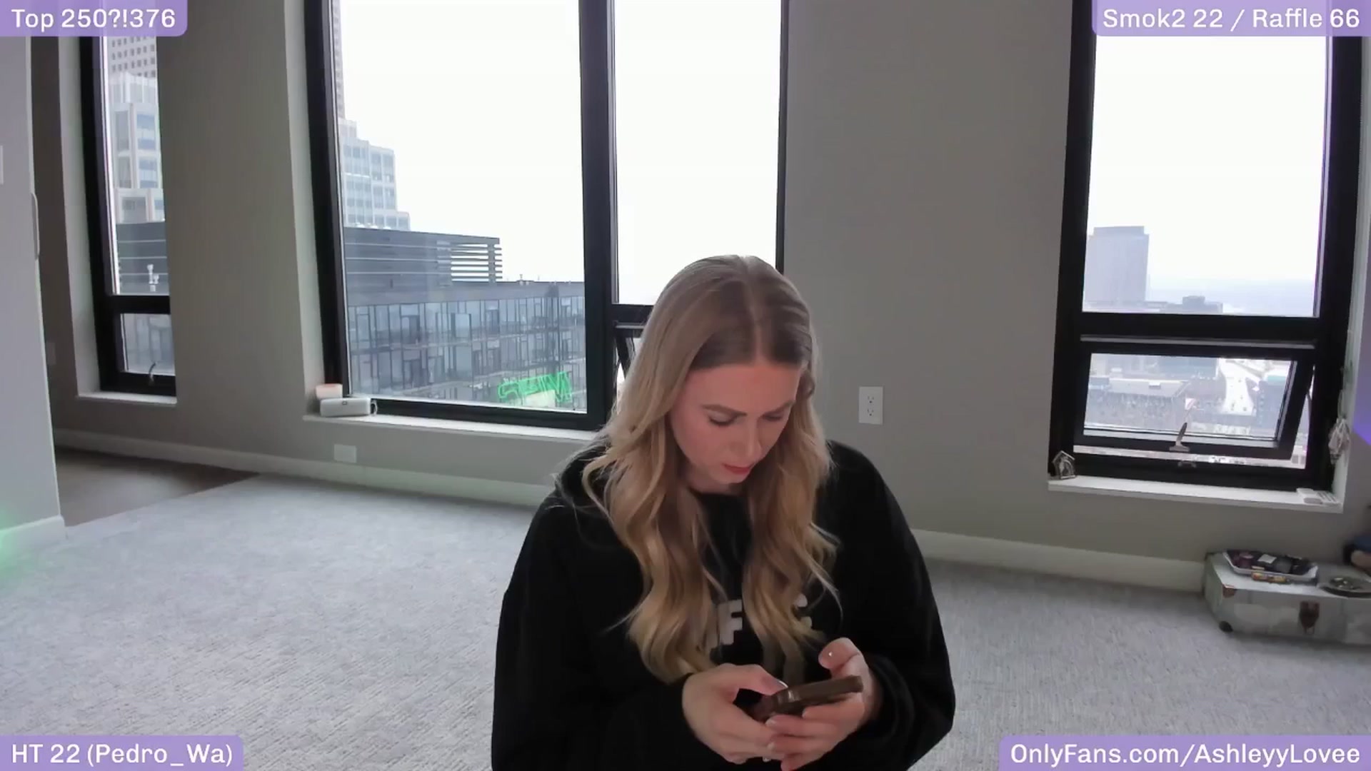Gallery image thumbnail from AshleyyLovee's myfreecams stream on, 04/17/2025, 23:48 image 1 of 20