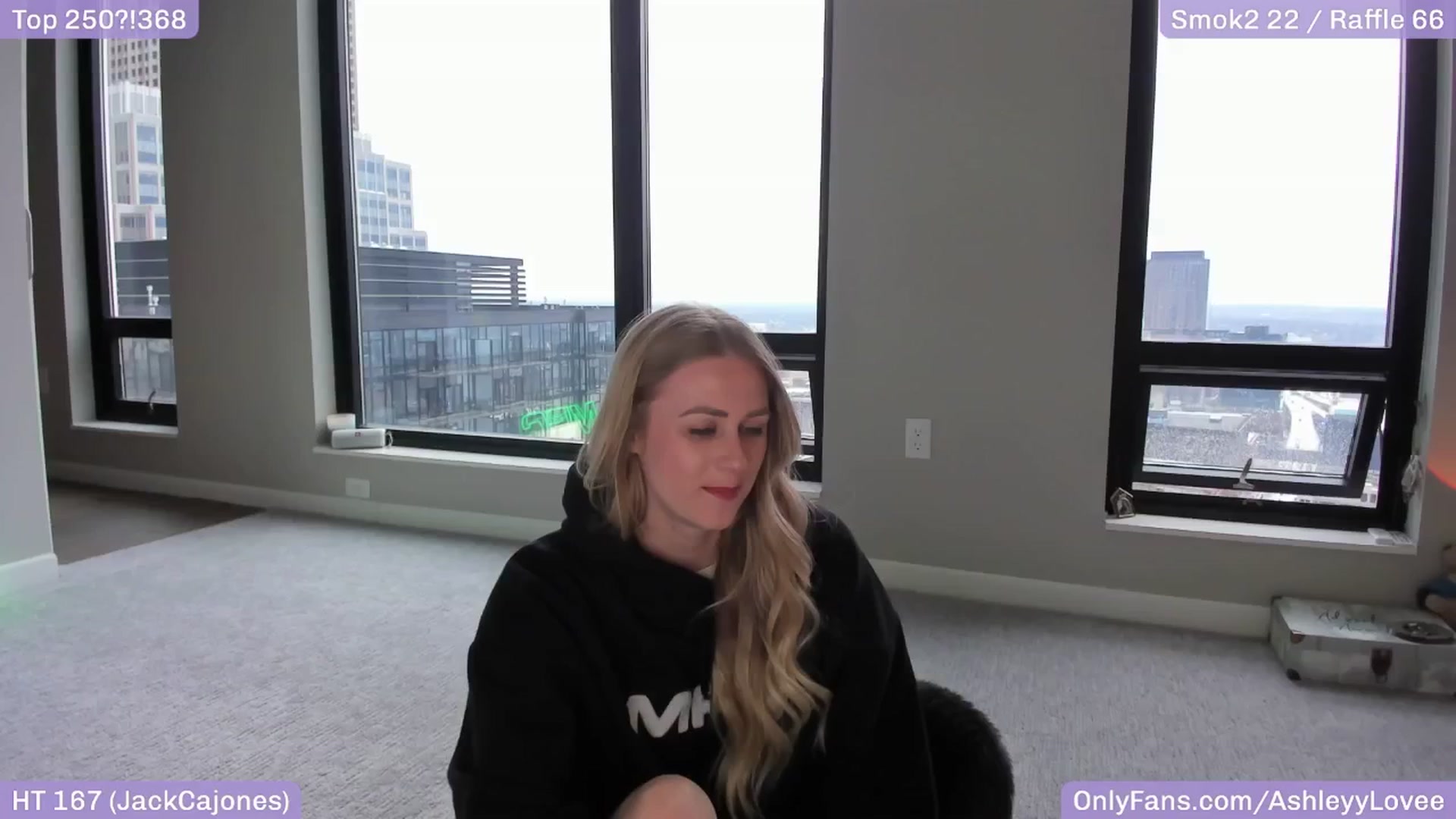 Gallery image thumbnail from AshleyyLovee's myfreecams stream on, 04/17/2025, 23:48 image 10 of 20
