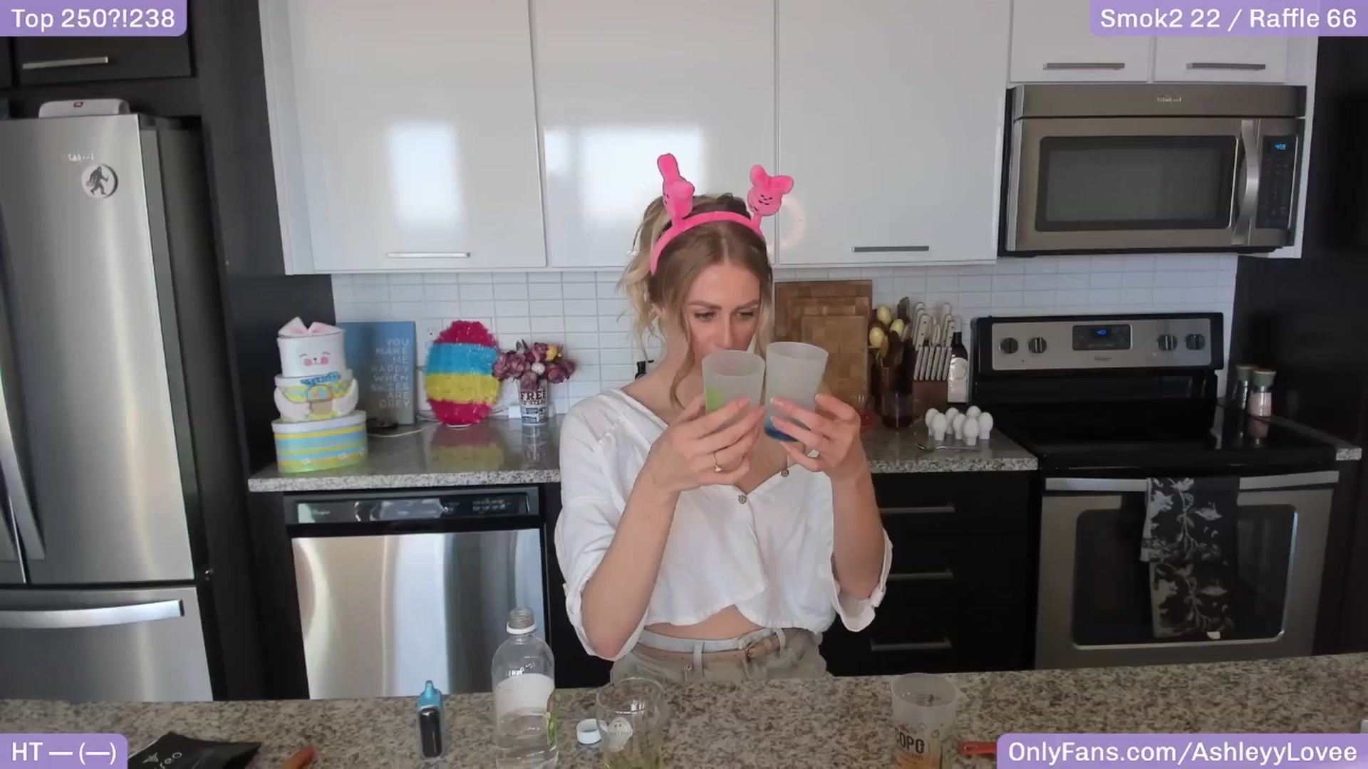 Gallery image thumbnail from AshleyyLovee's myfreecams stream on, 04/19/2025, 22:05 image 12 of 20