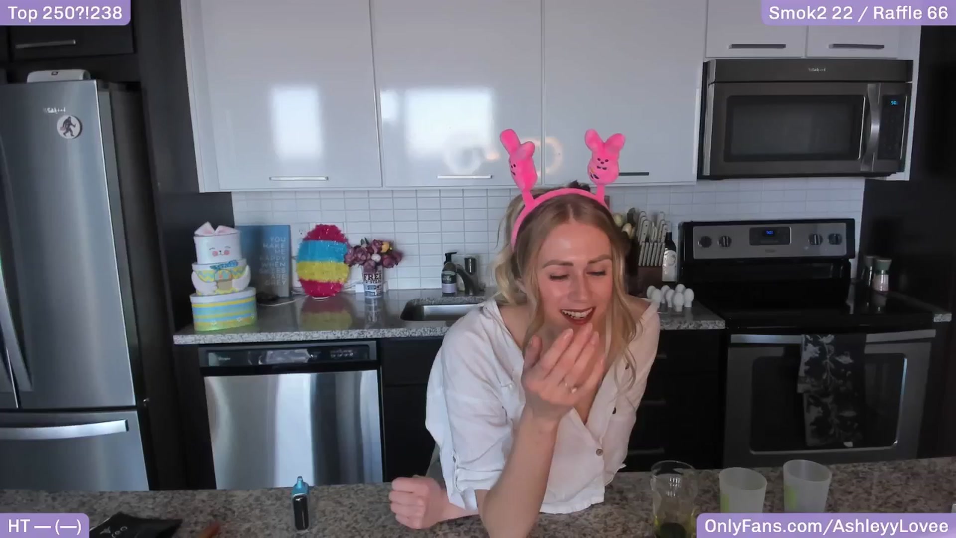Gallery image thumbnail from AshleyyLovee's myfreecams stream on, 04/19/2025, 22:05 image 19 of 20