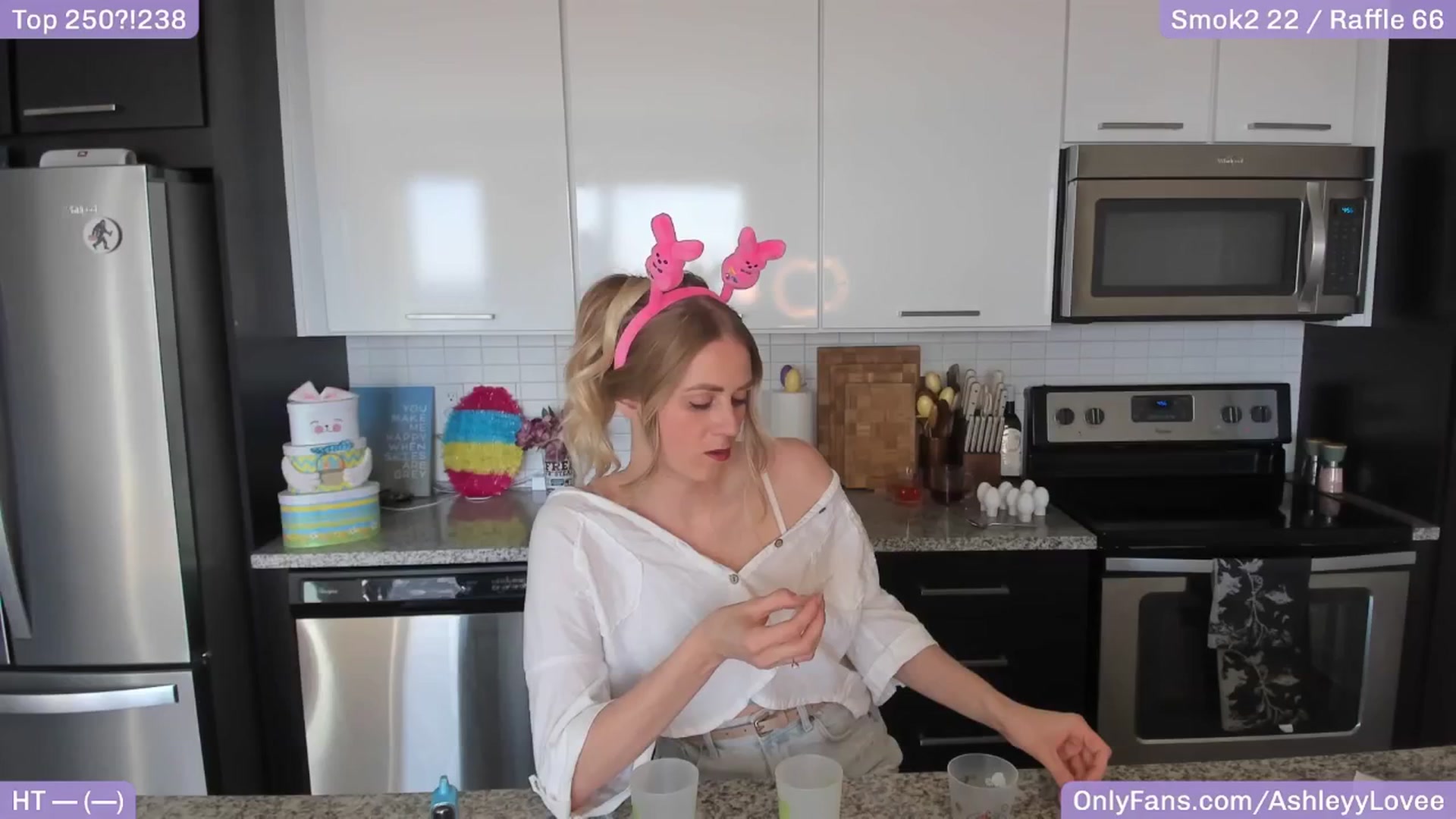 Gallery image thumbnail from AshleyyLovee's myfreecams stream on, 04/19/2025, 22:05 image 7 of 20
