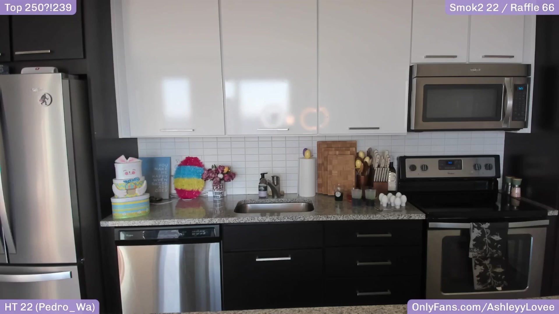 Gallery image thumbnail from AshleyyLovee's myfreecams stream on, 04/20/2025, 24:04 image 4 of 20