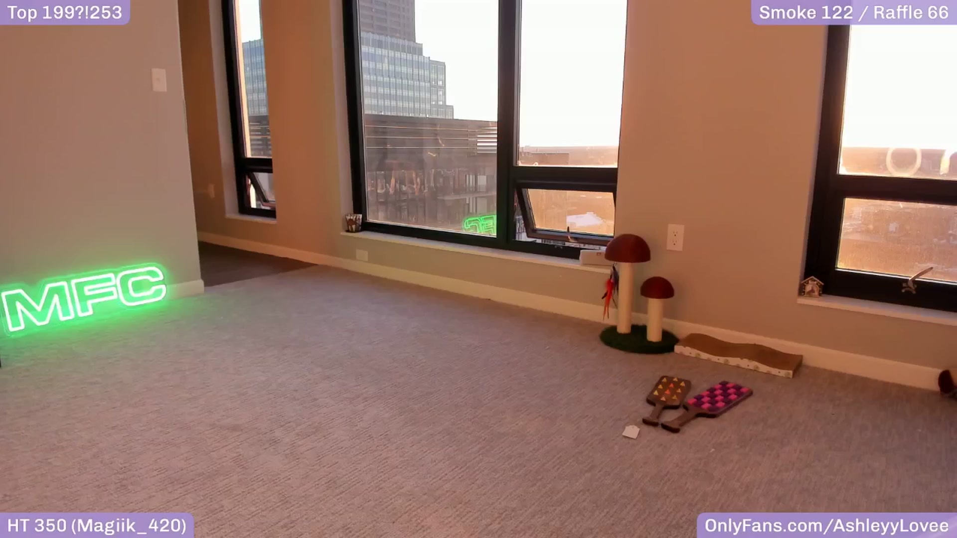 Gallery image thumbnail from AshleyyLovee's myfreecams stream on, 04/26/2025, 02:48 image 10 of 20
