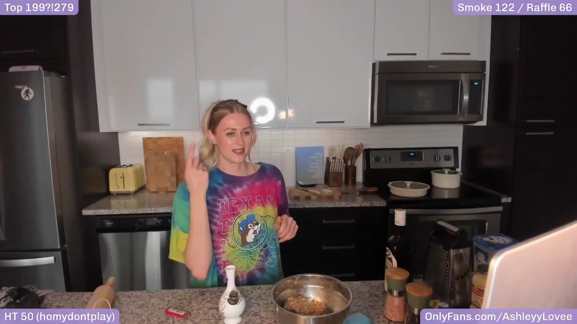 Gallery image thumbnail from AshleyyLovee's myfreecams stream on, 04/29/2025, 24:10 image 9 of 20
