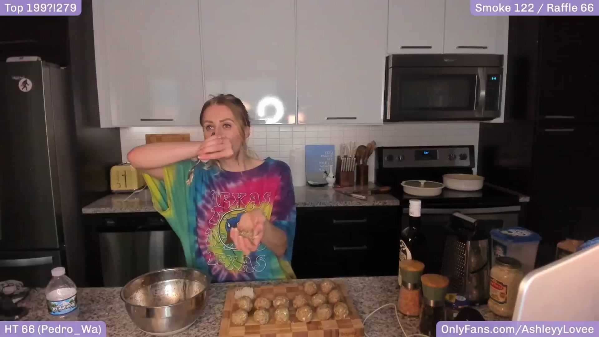 Gallery image thumbnail from AshleyyLovee's myfreecams stream on, 04/29/2025, 24:10 image 13 of 20