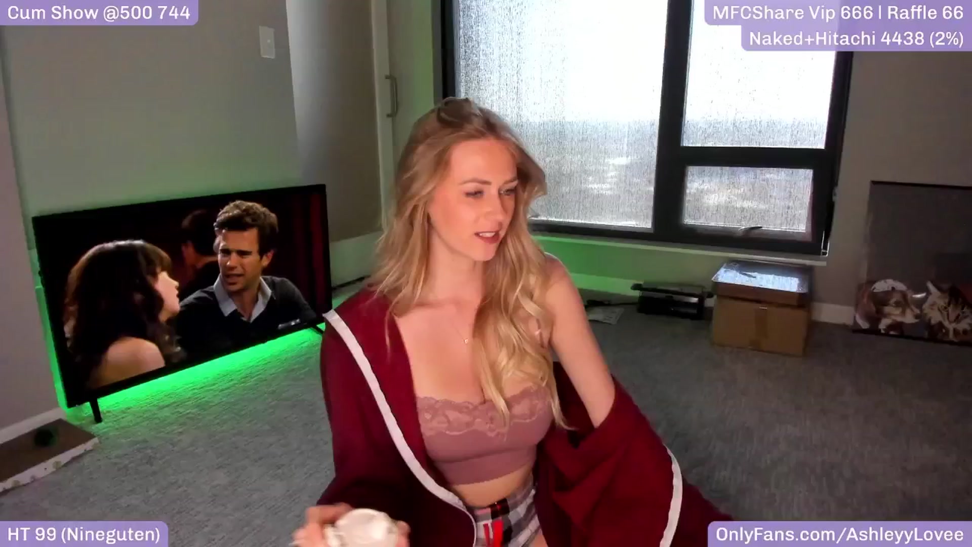Gallery image thumbnail from AshleyyLovee's myfreecams stream on, 05/14/2025, 24:08 image 6 of 20