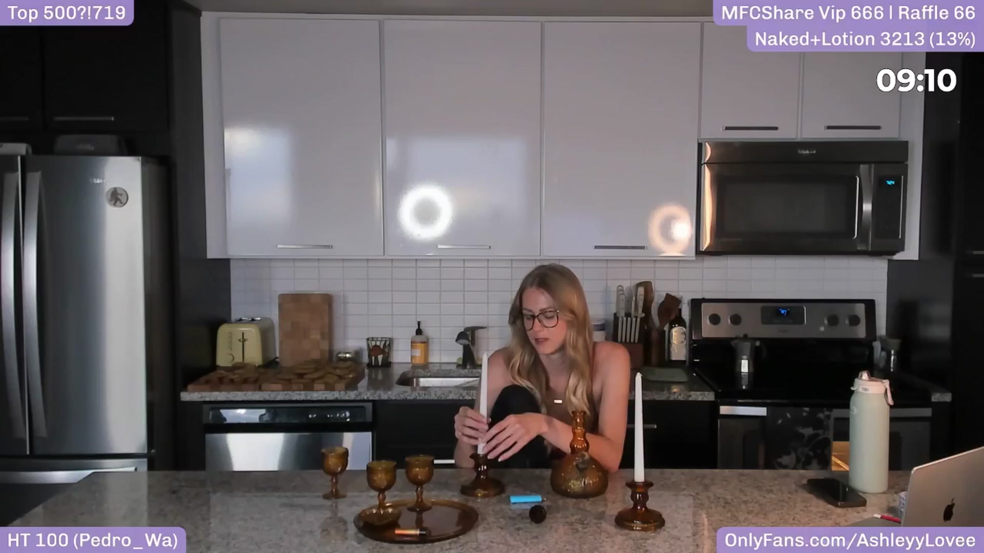 Gallery image thumbnail from AshleyyLovee's myfreecams stream on, 05/16/2025, 24:40 image 20 of 20
