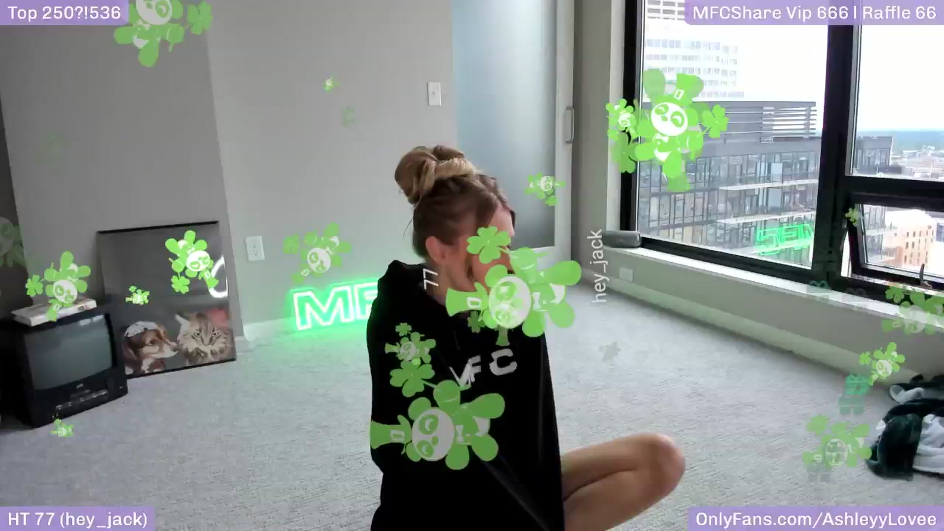 Gallery image thumbnail from AshleyyLovee's myfreecams stream on, 05/18/2025, 01:15 image 3 of 20