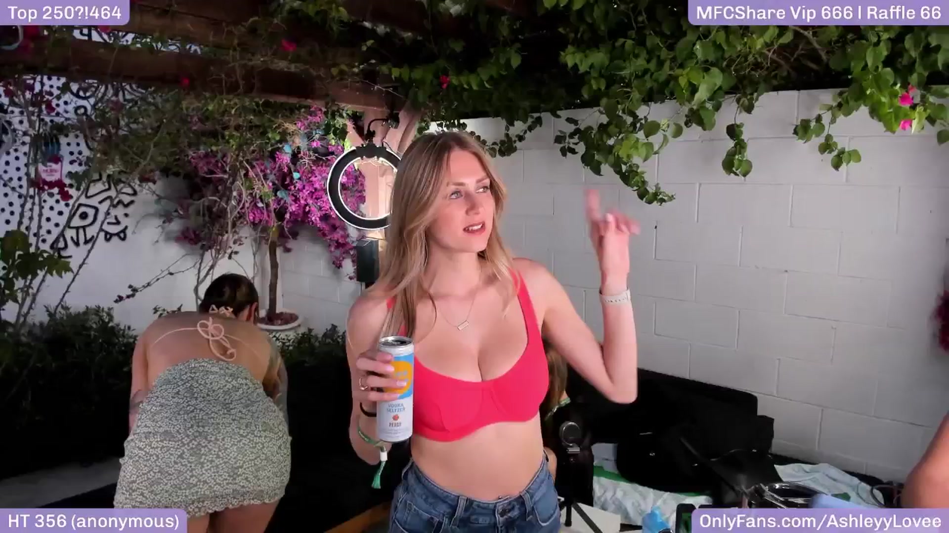 Gallery image thumbnail from AshleyyLovee's myfreecams stream on, 05/20/2025, 04:47 image 3 of 20