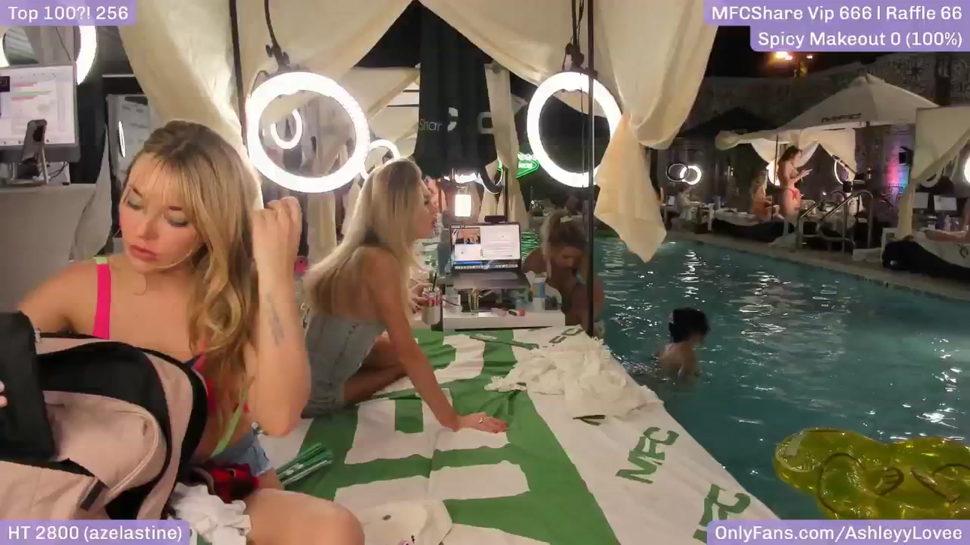 Gallery image thumbnail from AshleyyLovee's myfreecams stream on, 05/22/2025, 05:58 image 17 of 20