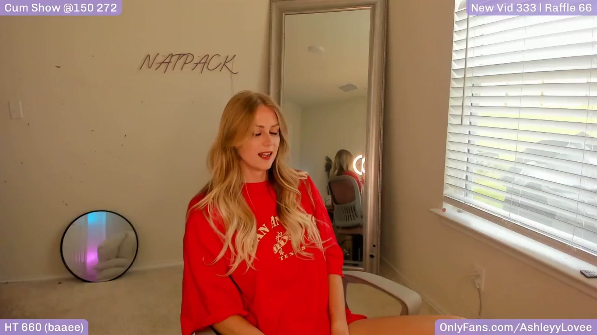 Gallery image thumbnail from AshleyyLovee's myfreecams stream on, 05/30/2025, 24:24 image 11 of 20