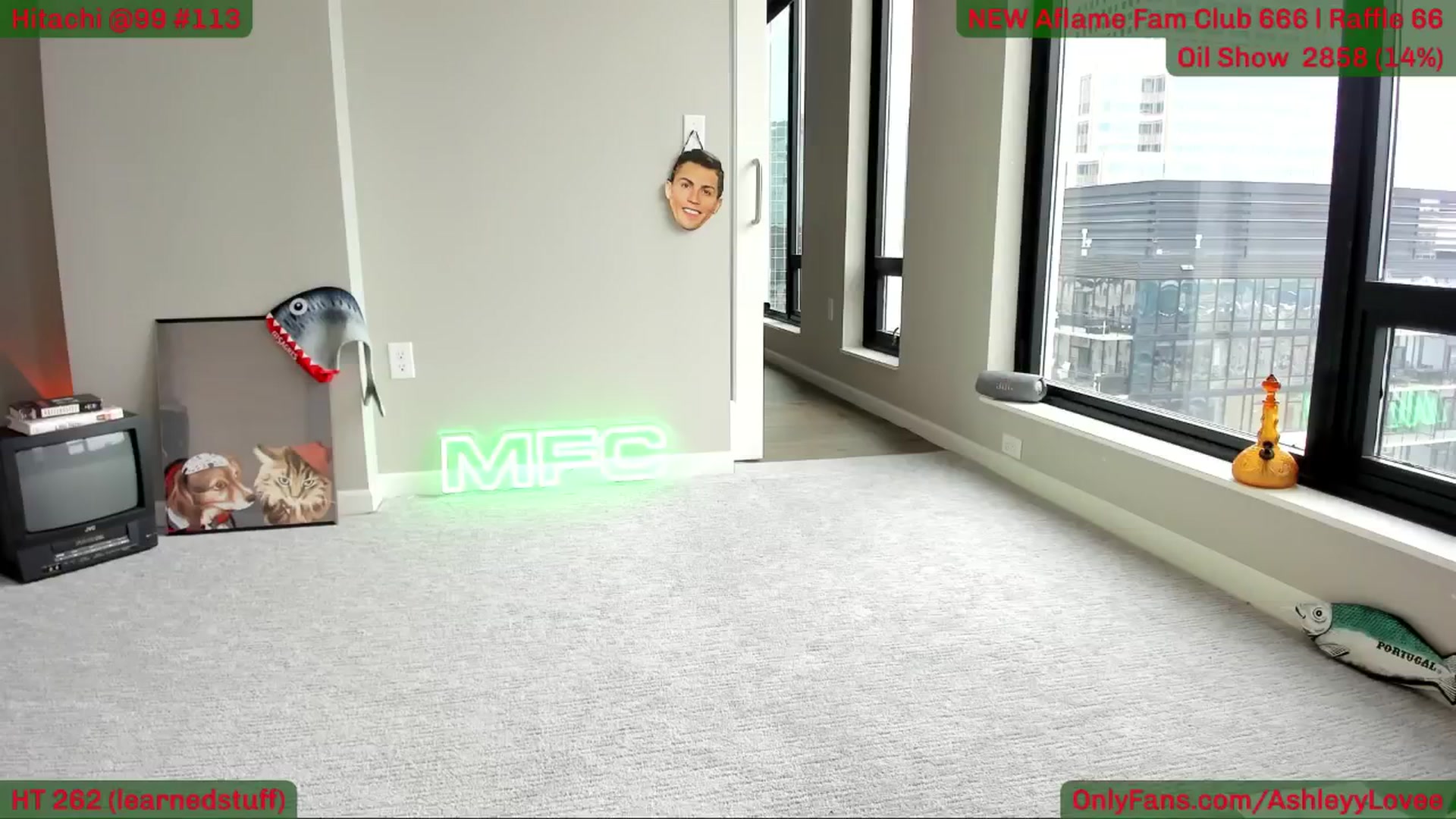 Gallery image thumbnail from AshleyyLovee's myfreecams stream on, 06/14/2025, 21:10 image 12 of 20