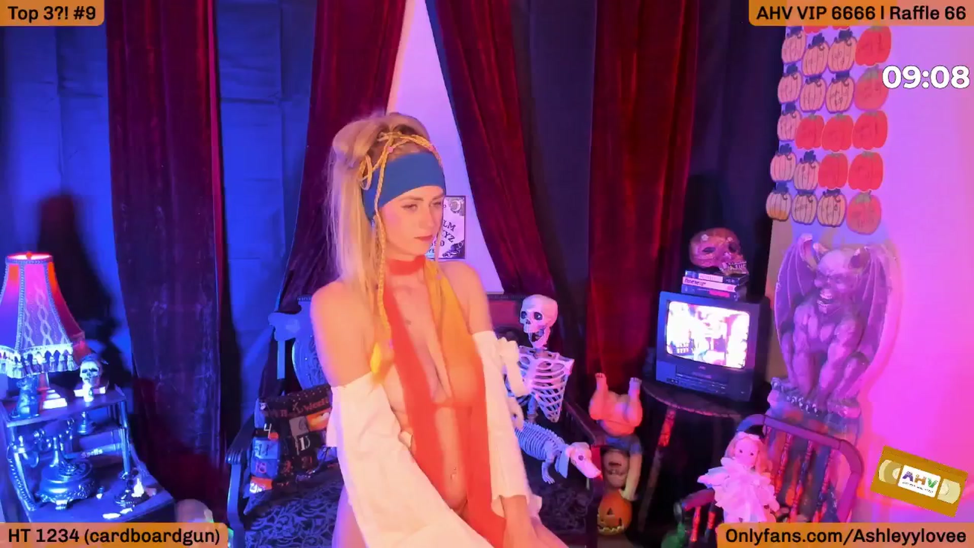 Gallery image thumbnail from AshleyyLovee's myfreecams stream on, 10/16/2025, 24:38 image 19 of 20