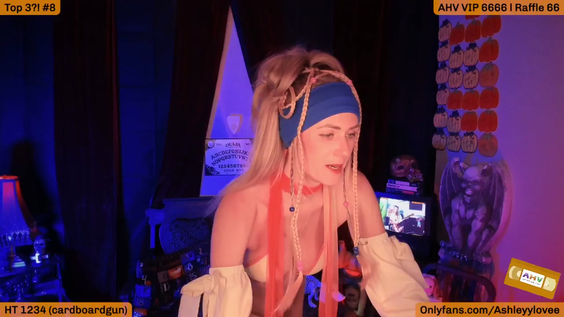Gallery image thumbnail from AshleyyLovee's myfreecams stream on, 10/16/2025, 24:38 image 14 of 20
