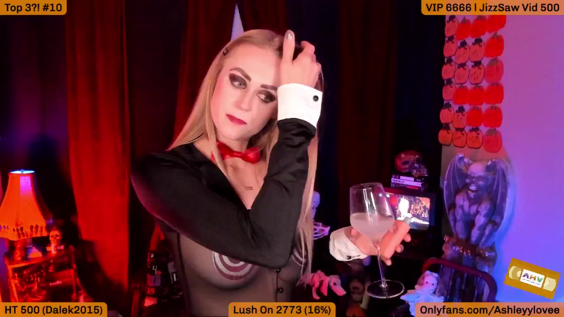Gallery image thumbnail from AshleyyLovee's myfreecams stream on, 10/16/2025, 21:33 image 17 of 20