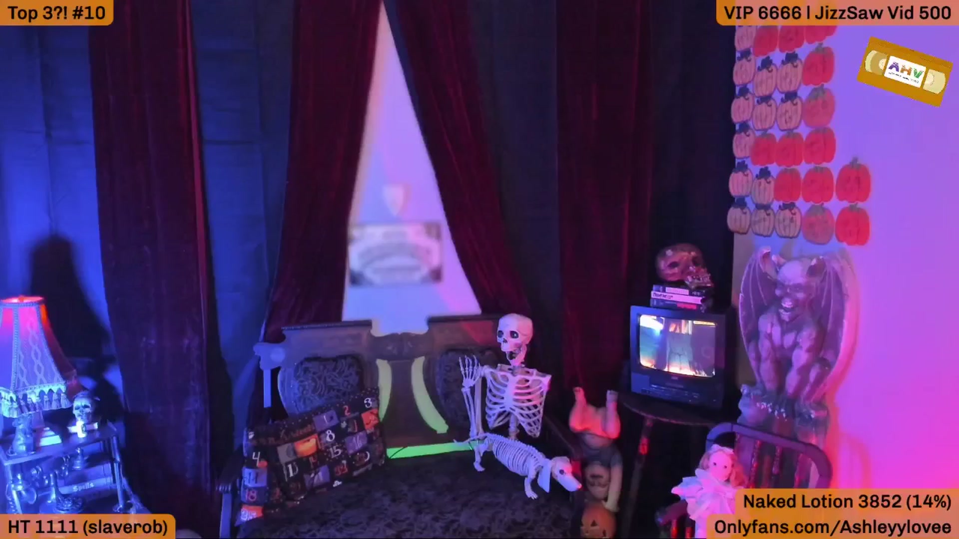 Gallery image thumbnail from AshleyyLovee's myfreecams stream on, 10/17/2025, 02:05 image 16 of 20