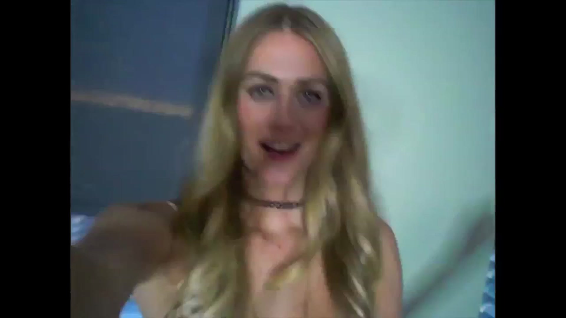 Gallery image thumbnail from AshleyyLovee's myfreecams stream on, 10/21/2025, 01:37 image 11 of 20