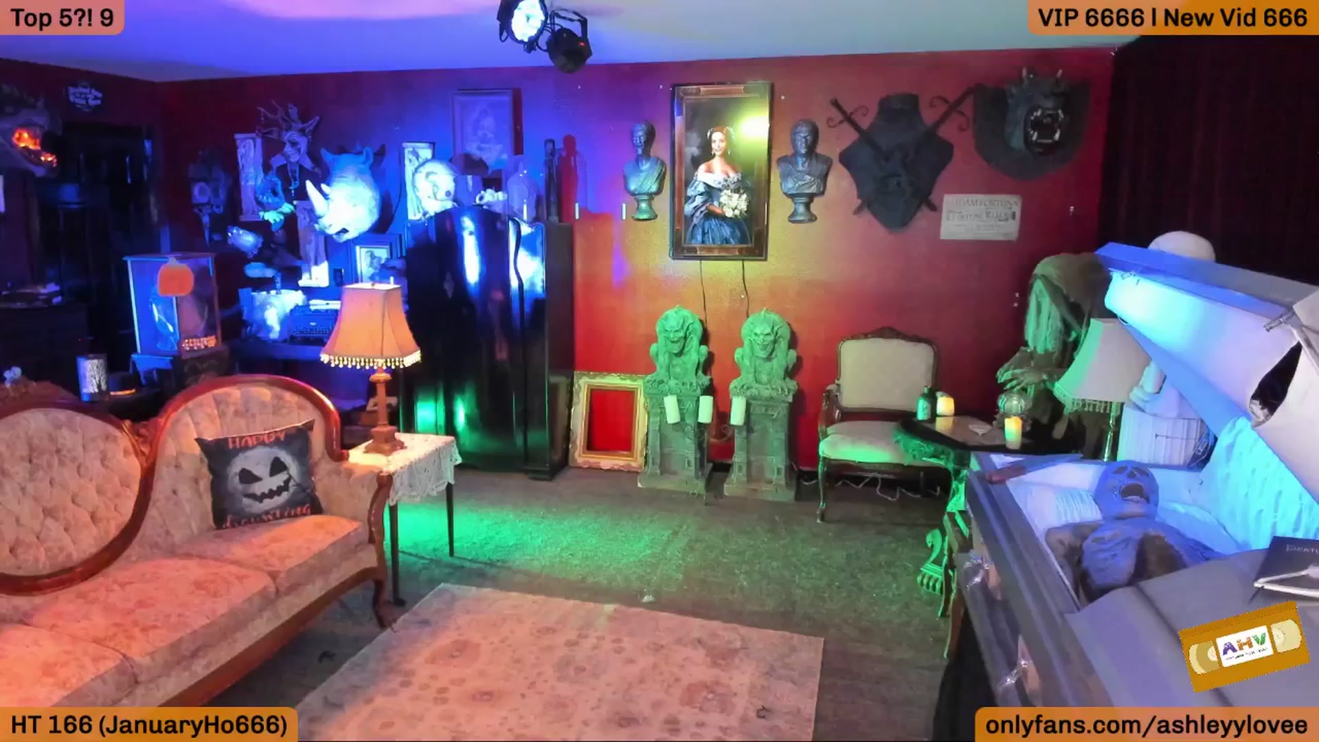 Gallery image thumbnail from AshleyyLovee's myfreecams stream on, 10/30/2025, 03:20 image 4 of 20