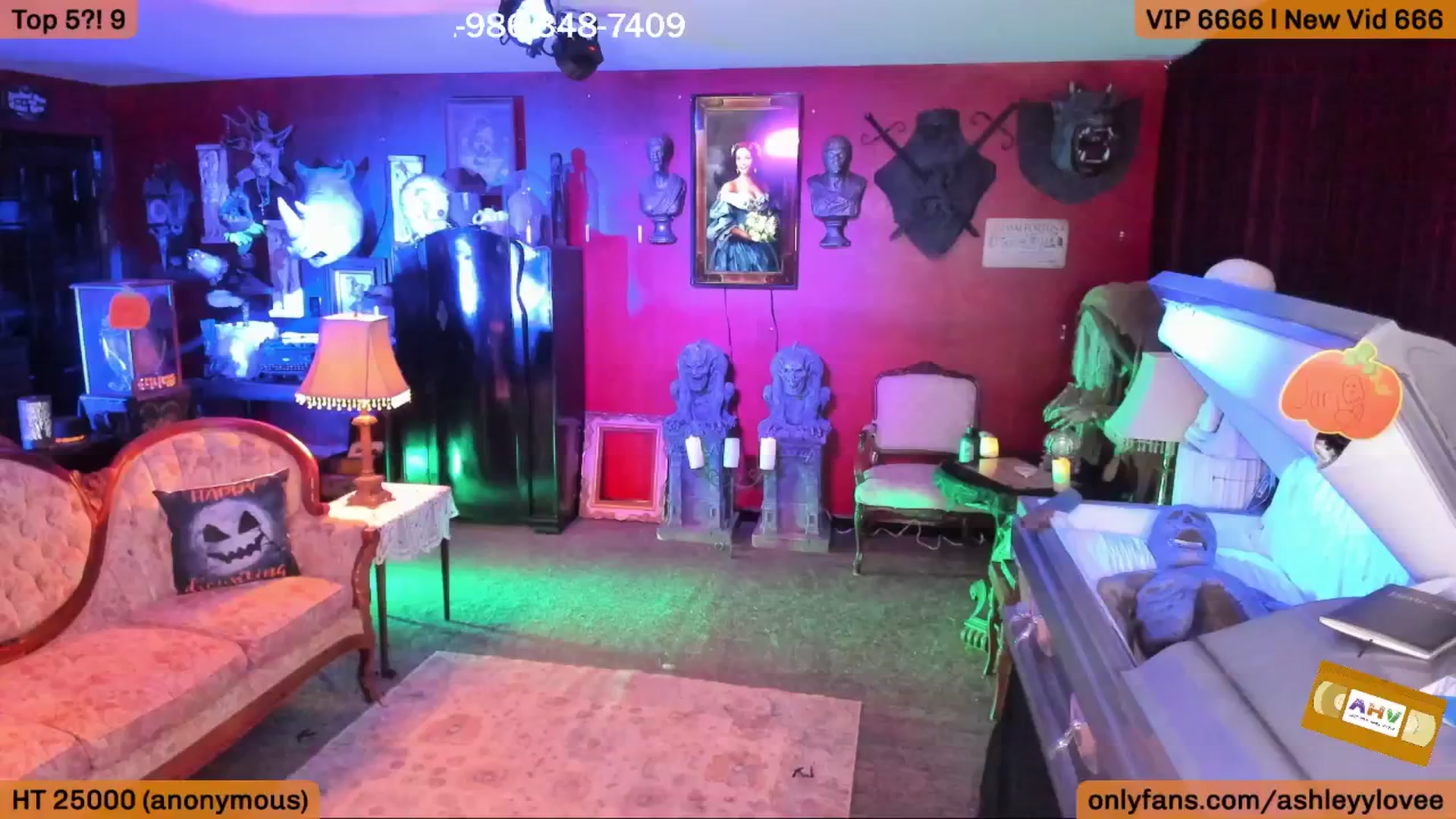 Gallery image thumbnail from AshleyyLovee's myfreecams stream on, 10/30/2025, 03:20 image 17 of 20