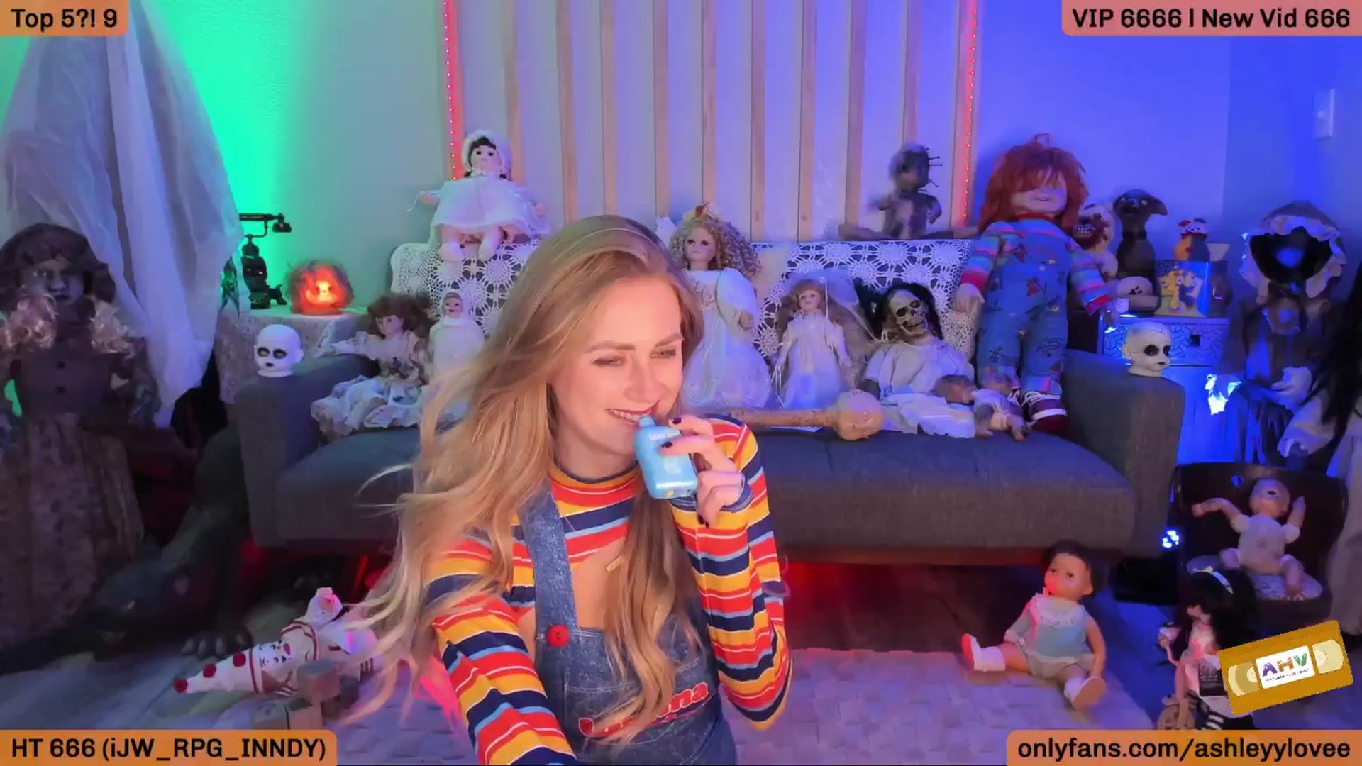 Gallery image thumbnail from AshleyyLovee's myfreecams stream on, 10/31/2025, 02:37 image 17 of 20