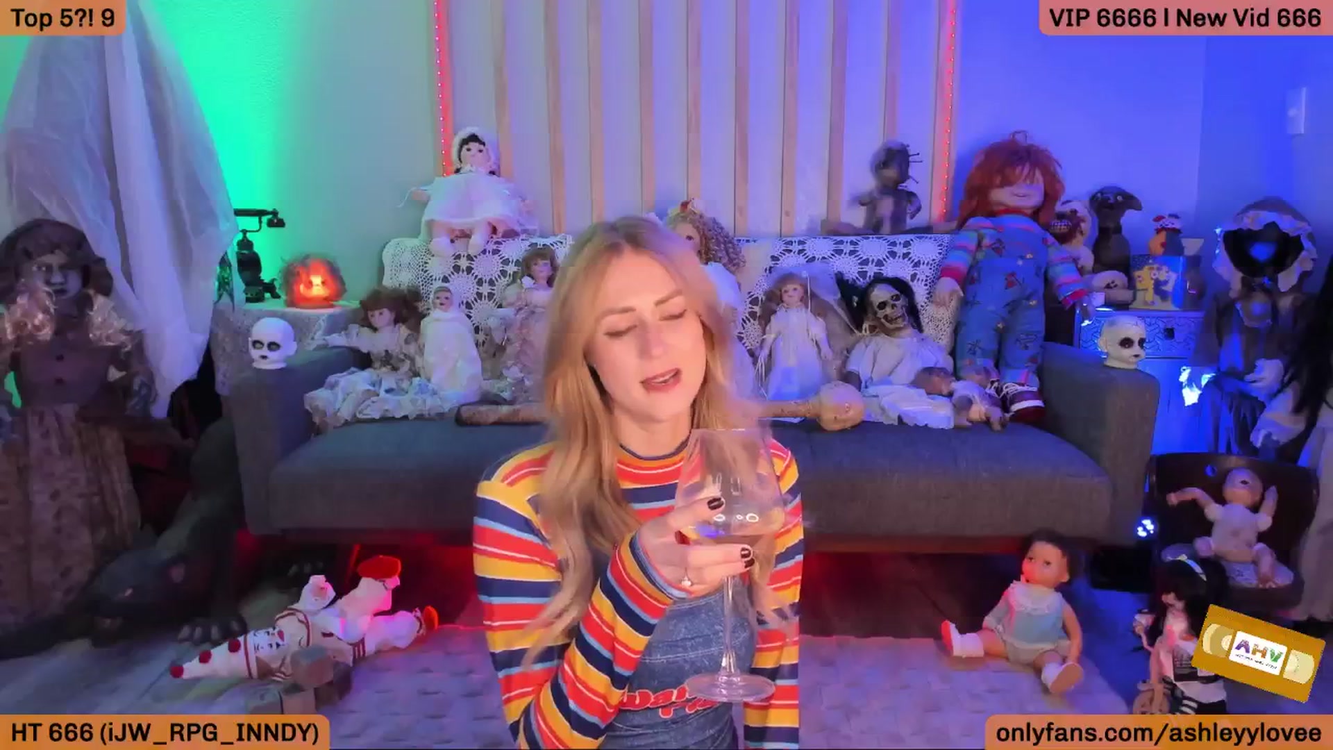 Gallery image thumbnail from AshleyyLovee's myfreecams stream on, 10/31/2025, 02:37 image 16 of 20