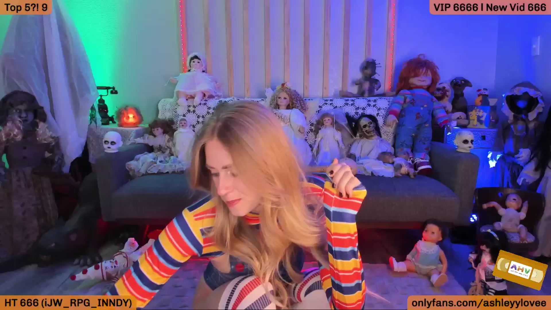 Gallery image thumbnail from AshleyyLovee's myfreecams stream on, 10/31/2025, 02:49 image 14 of 20