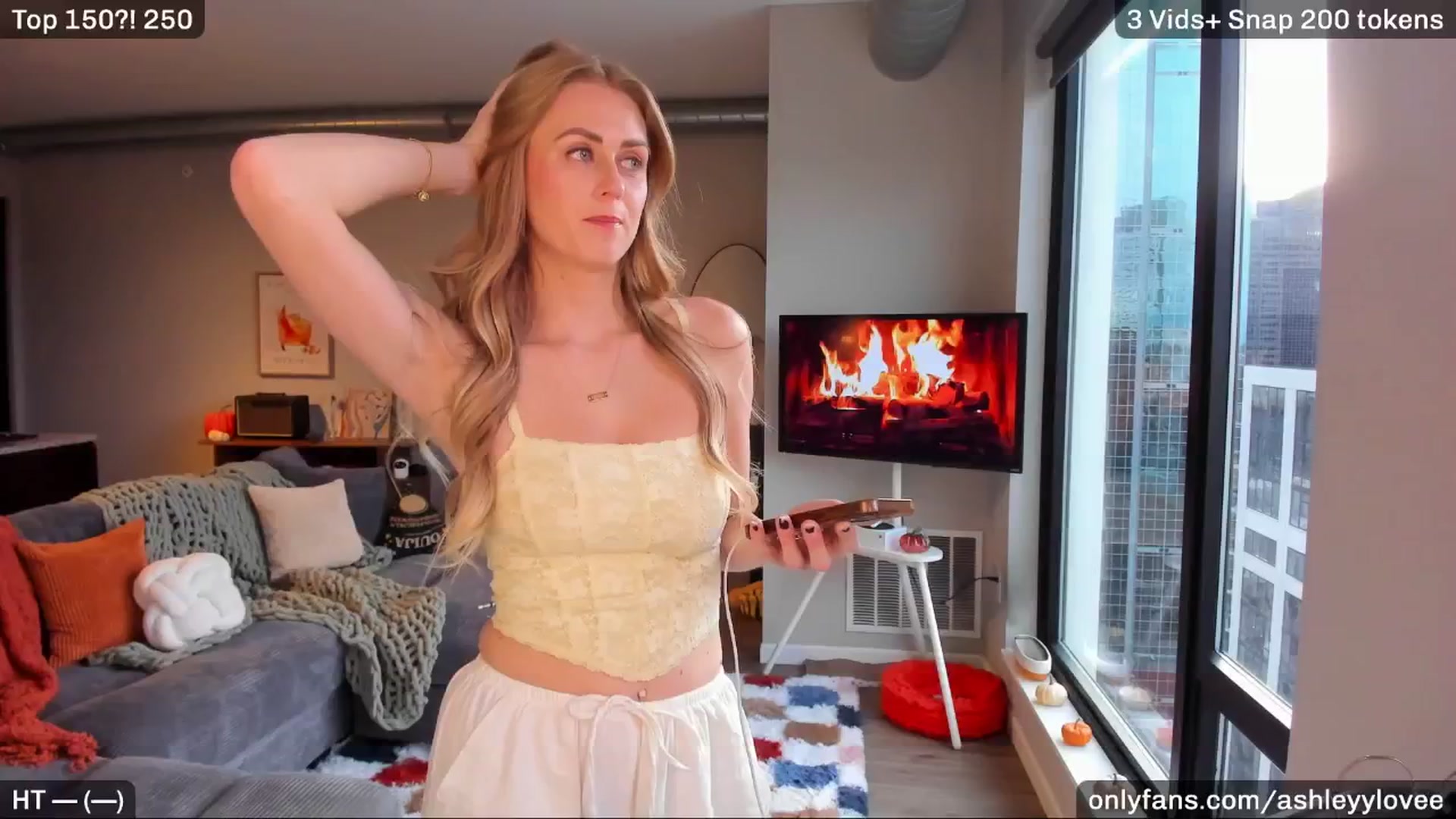 Gallery image thumbnail from AshleyyLovee's myfreecams stream on, 11/11/2025, 24:03 image 1 of 20