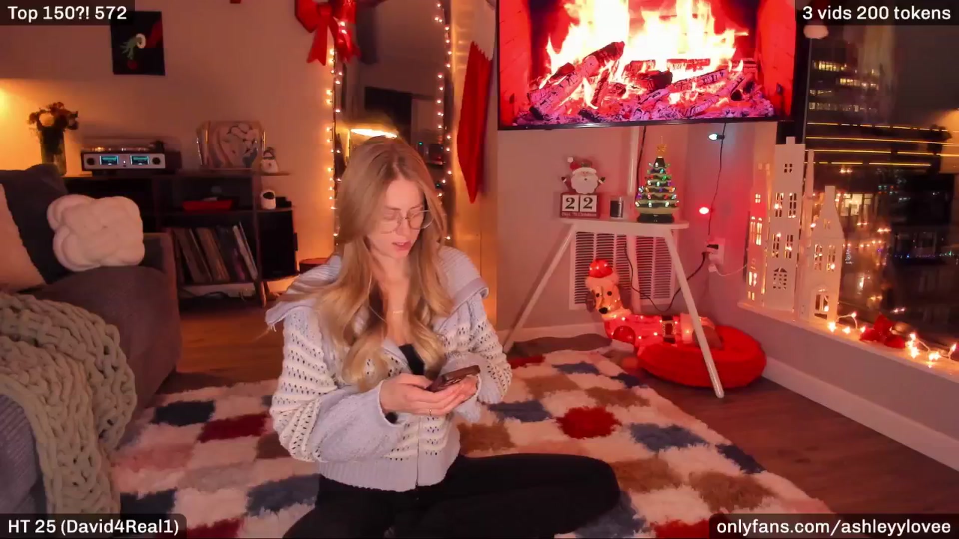 Gallery image thumbnail from AshleyyLovee's myfreecams stream on, 12/06/2025, 02:17 image 1 of 20
