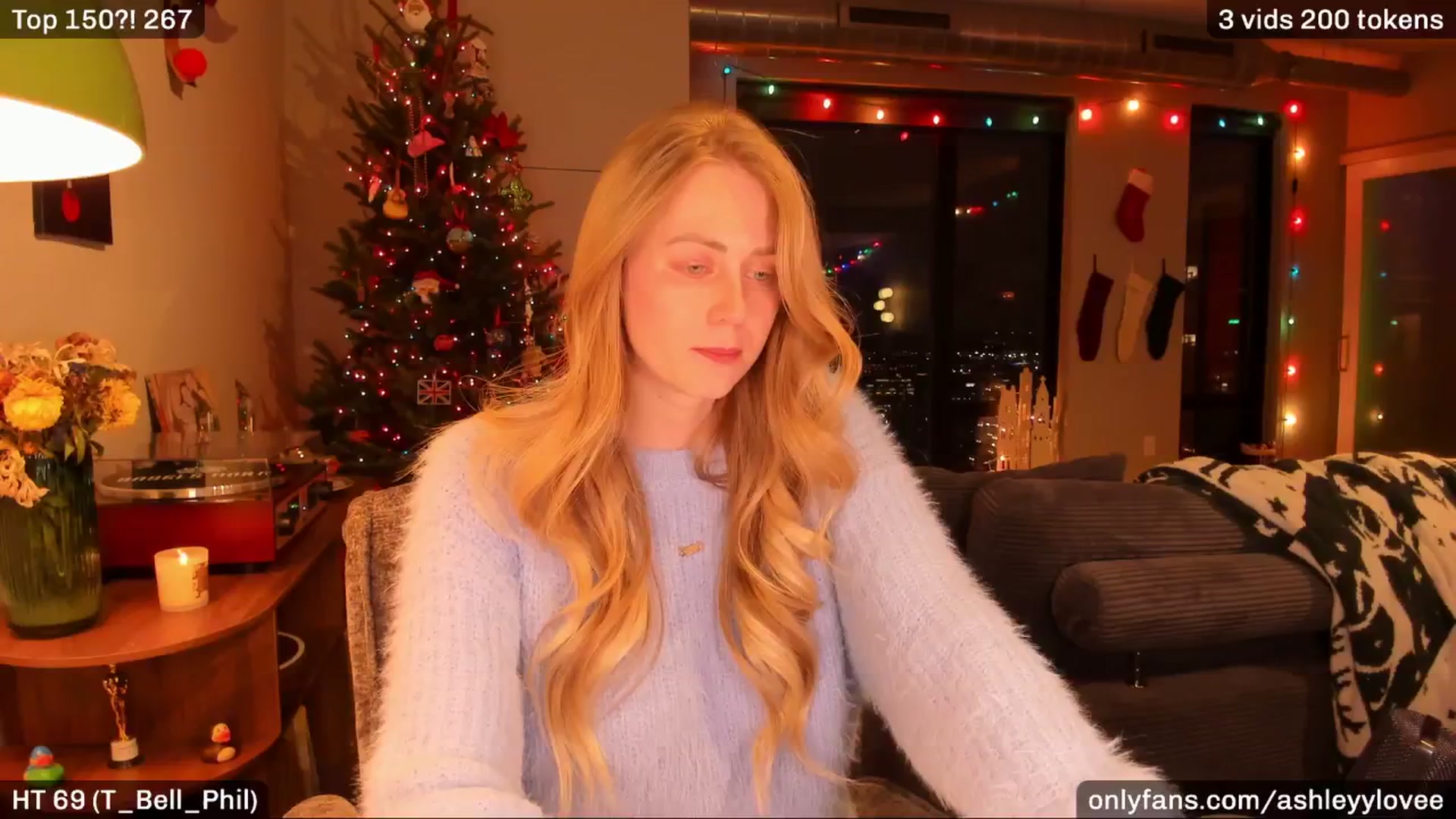 Gallery image thumbnail from AshleyyLovee's myfreecams stream on, 12/11/2025, 02:15 image 2 of 20