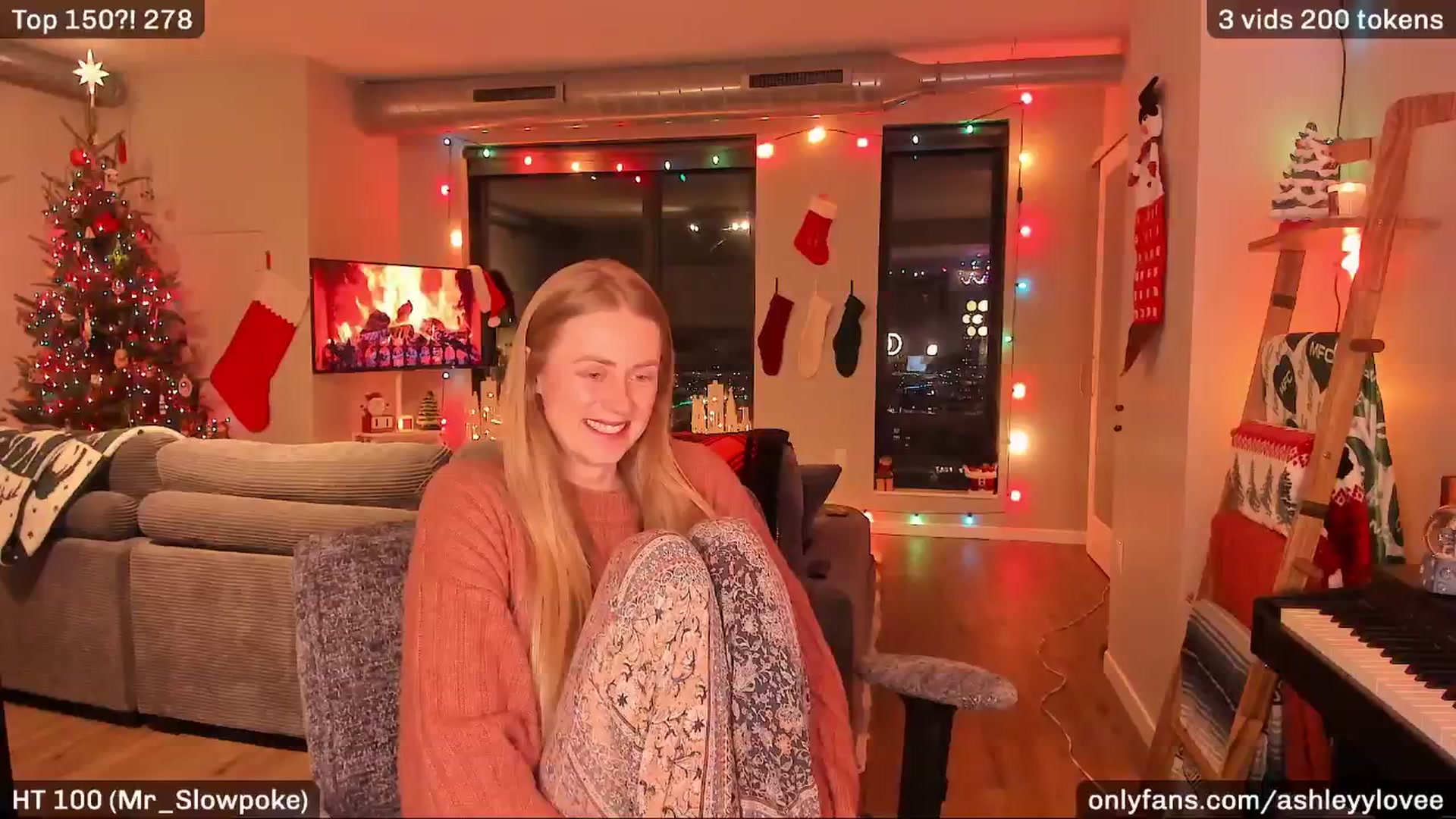 Gallery image thumbnail from AshleyyLovee's myfreecams stream on, 12/16/2025, 02:53 image 5 of 20