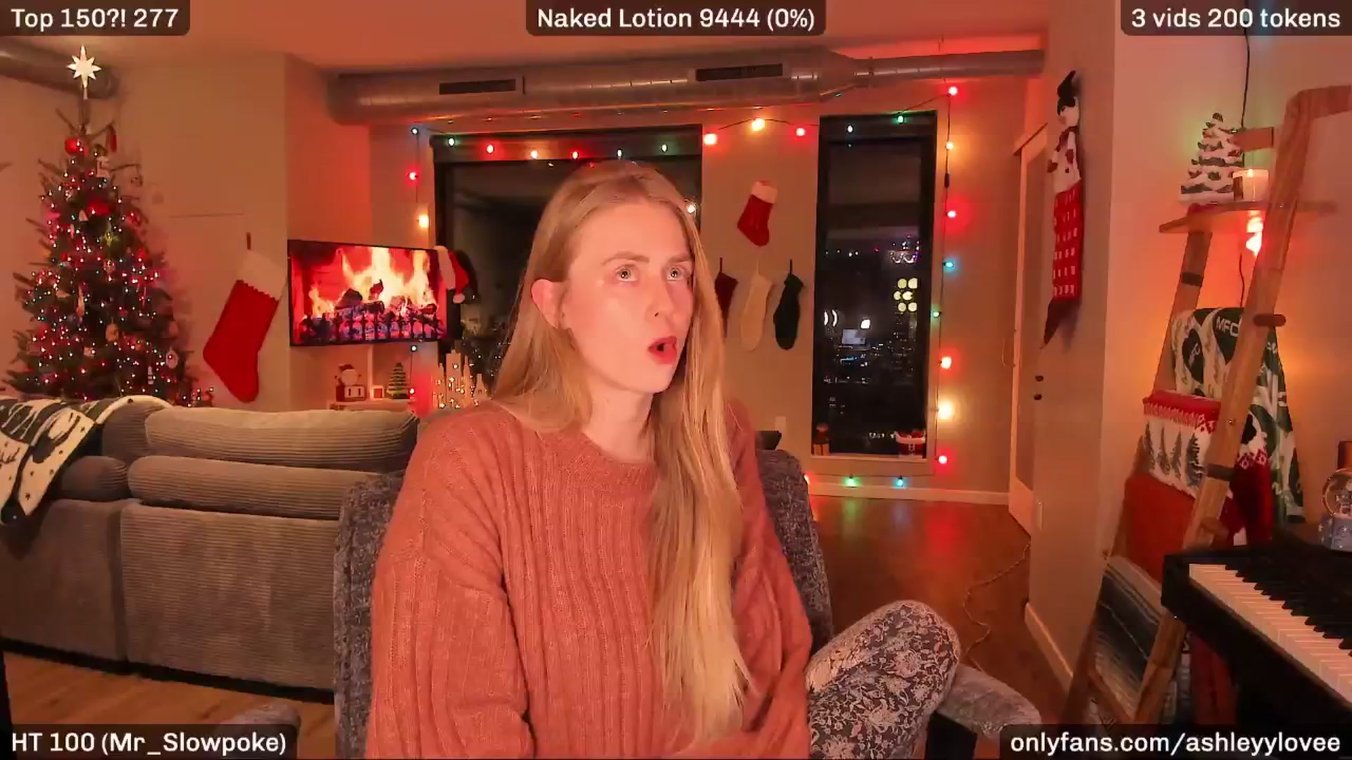 Gallery image thumbnail from AshleyyLovee's myfreecams stream on, 12/16/2025, 02:53 image 6 of 20