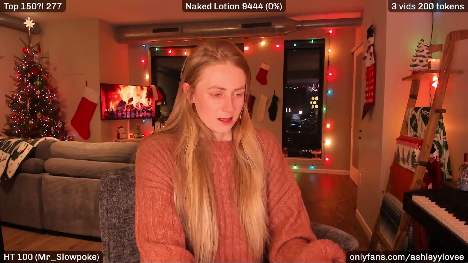 Gallery image thumbnail from AshleyyLovee's myfreecams stream on, 12/16/2025, 02:53 image 7 of 20