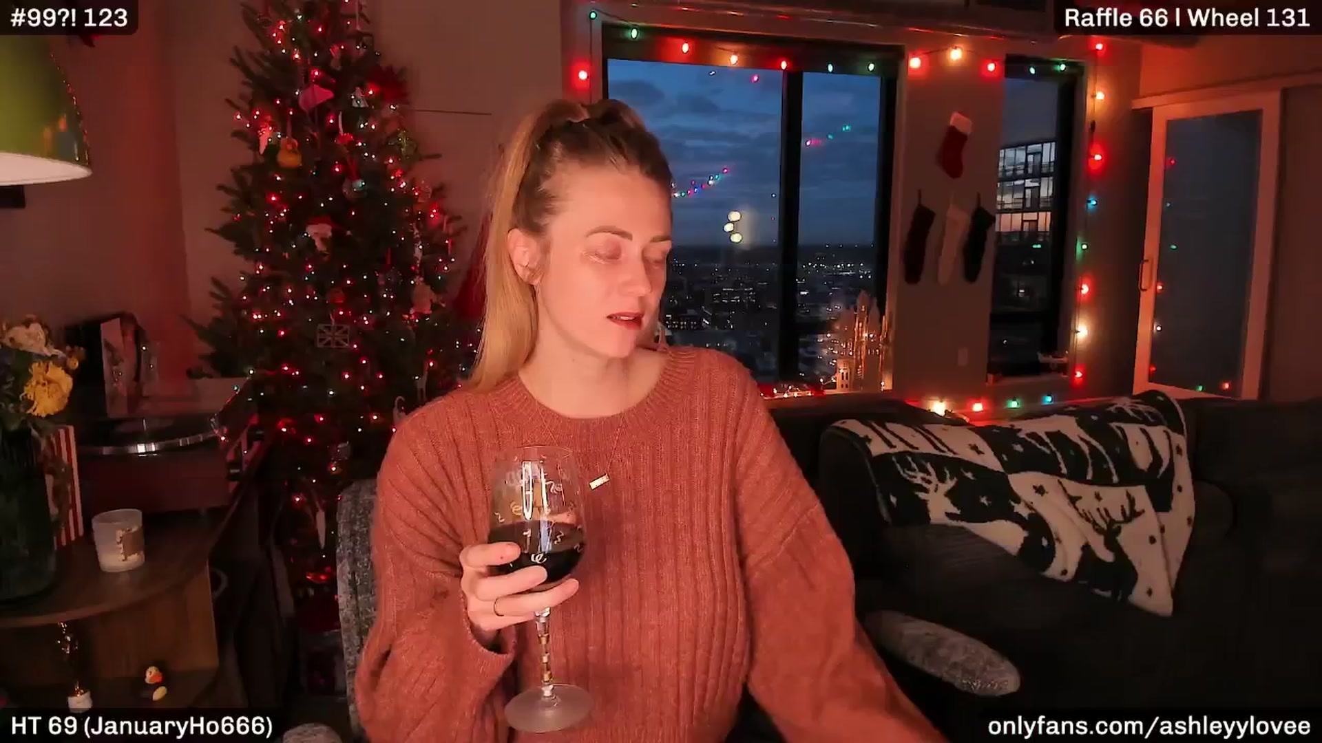 Gallery image thumbnail from AshleyyLovee's myfreecams stream on, 12/19/2025, 23:27 image 3 of 20