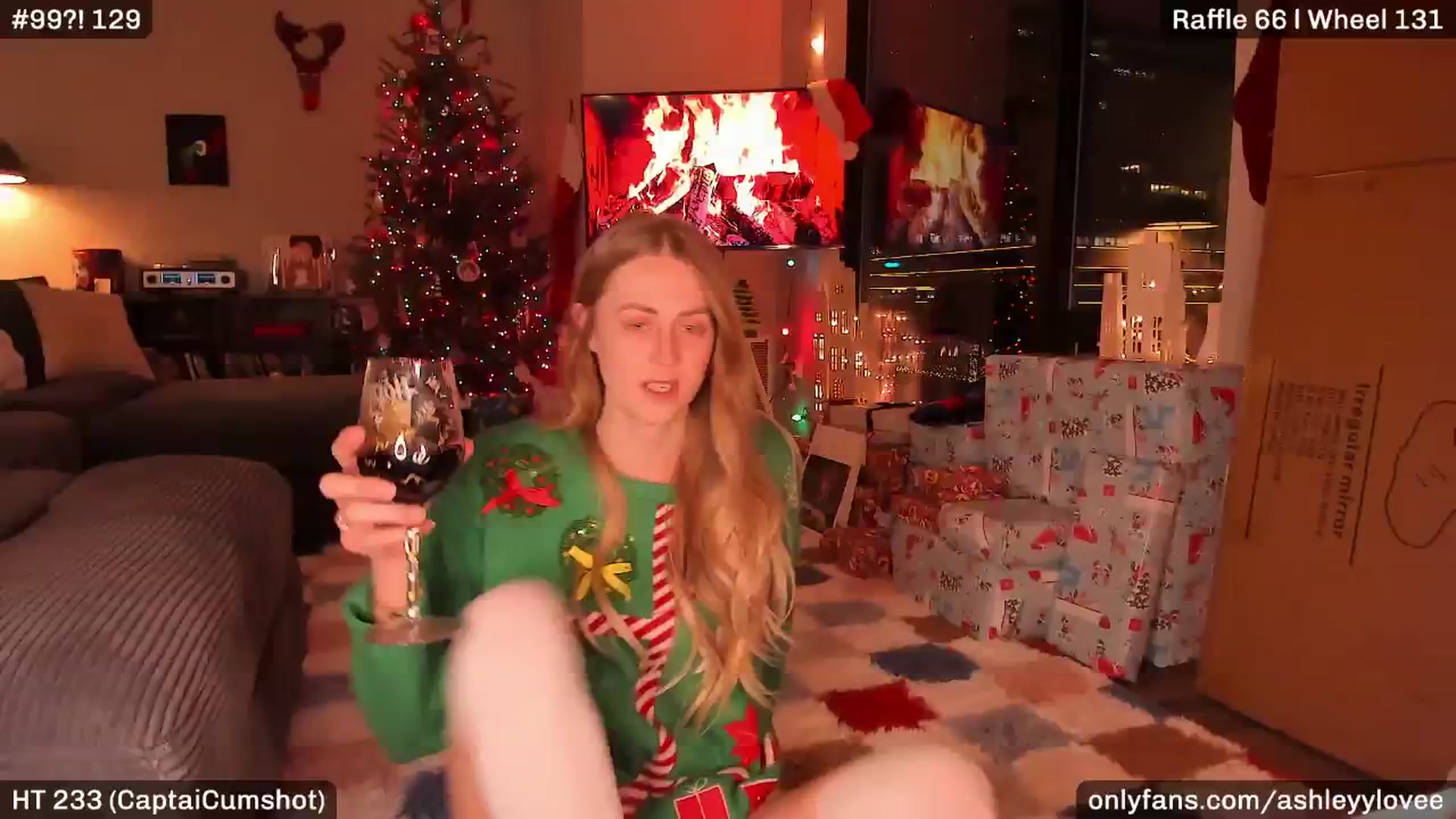 Gallery image thumbnail from AshleyyLovee's myfreecams stream on, 12/24/2025, 24:49 image 17 of 20