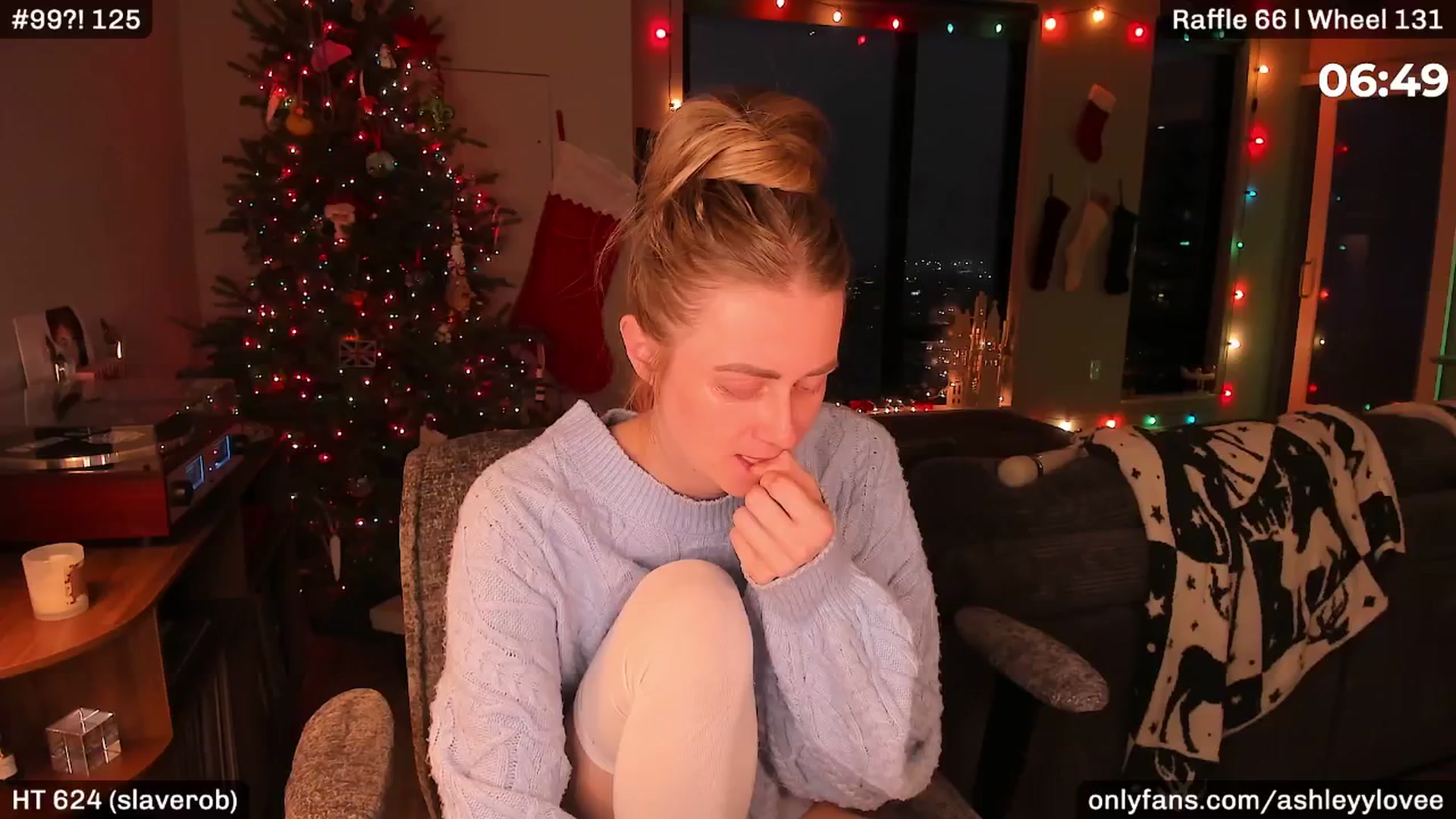 Gallery image thumbnail from AshleyyLovee's myfreecams stream on, 12/27/2025, 23:39 image 16 of 20